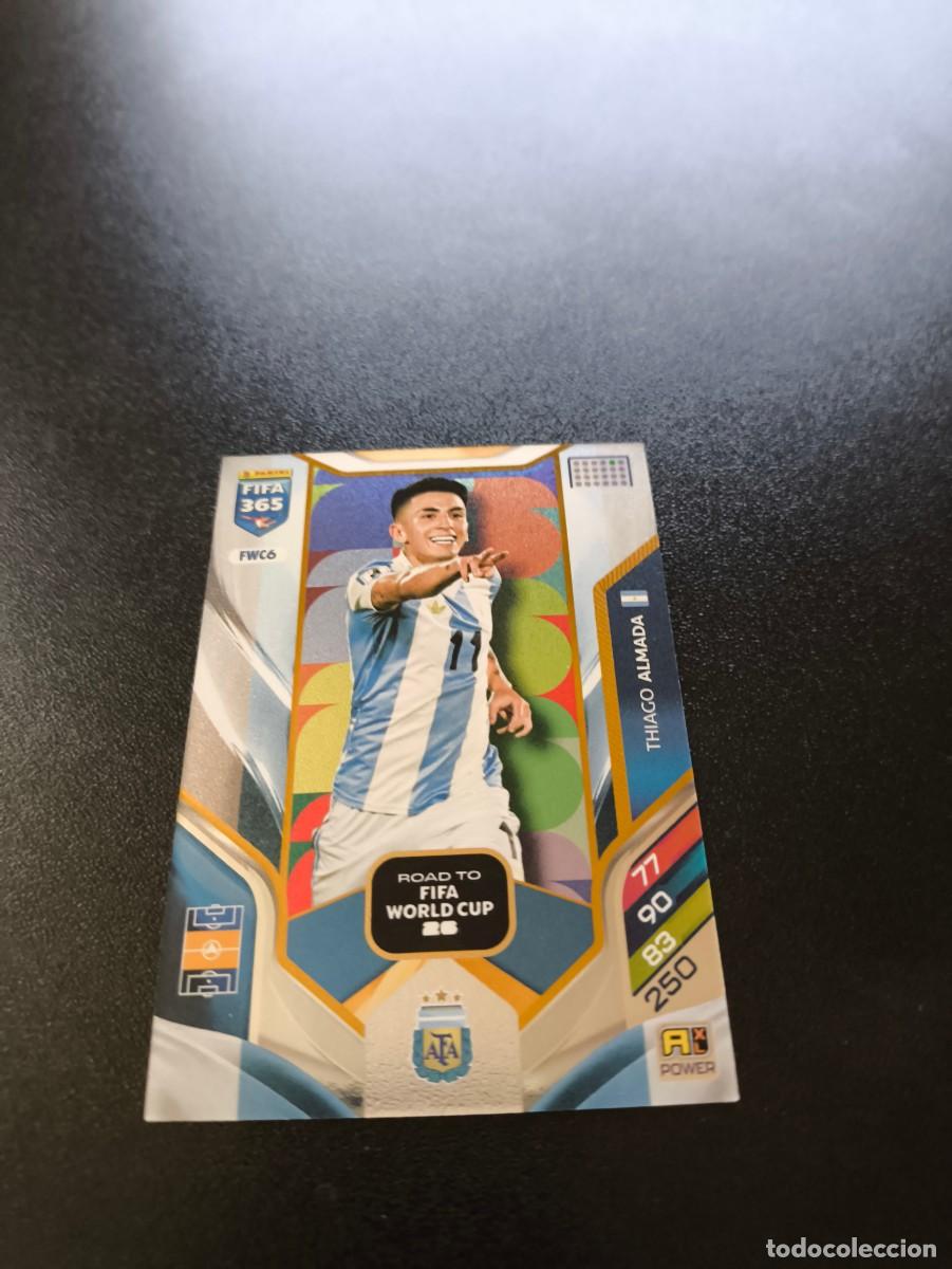 Cromos de F&uacute;tbol: FWC6 Thiago Almada ARGENTINA ROAD TO WORLD CUP PANINI ADRENALYN FIFA 365 2025 2026 NO LIGA ESTE