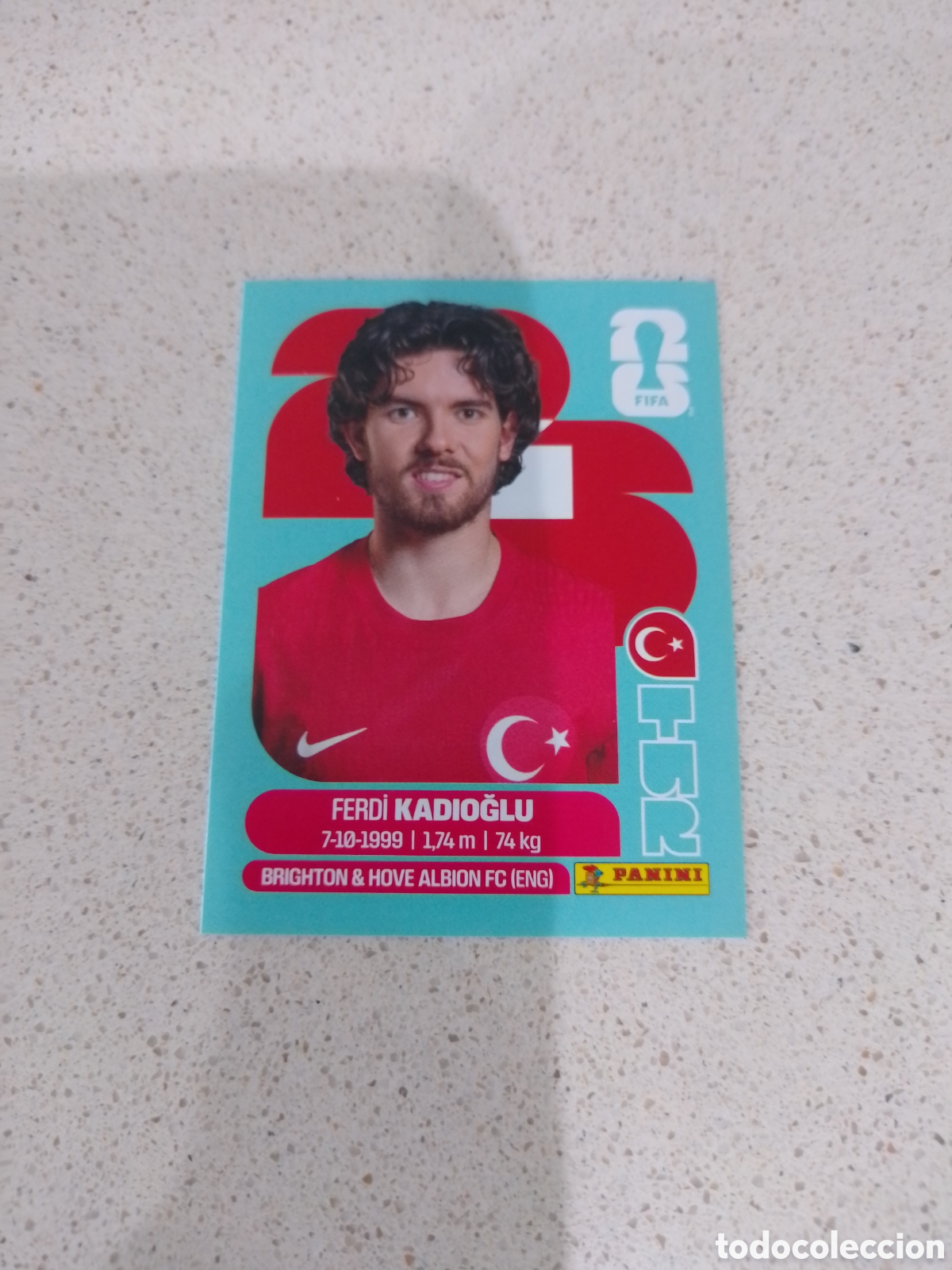 Figurine di Calcio: CROMO NUMERO 8 KADIOGLU TURQUIA. MUNDIAL 2026. PANINI.