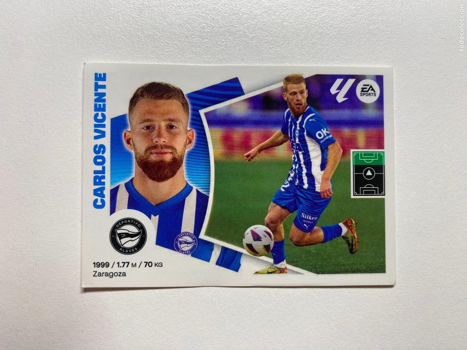 Cromos de F&uacute;tbol: N 17 ALAV&Eacute;S Carlos Vicente LIGA ESTE 24 25 &Aacute;LBUM CROMOS PANINI 2024 2025