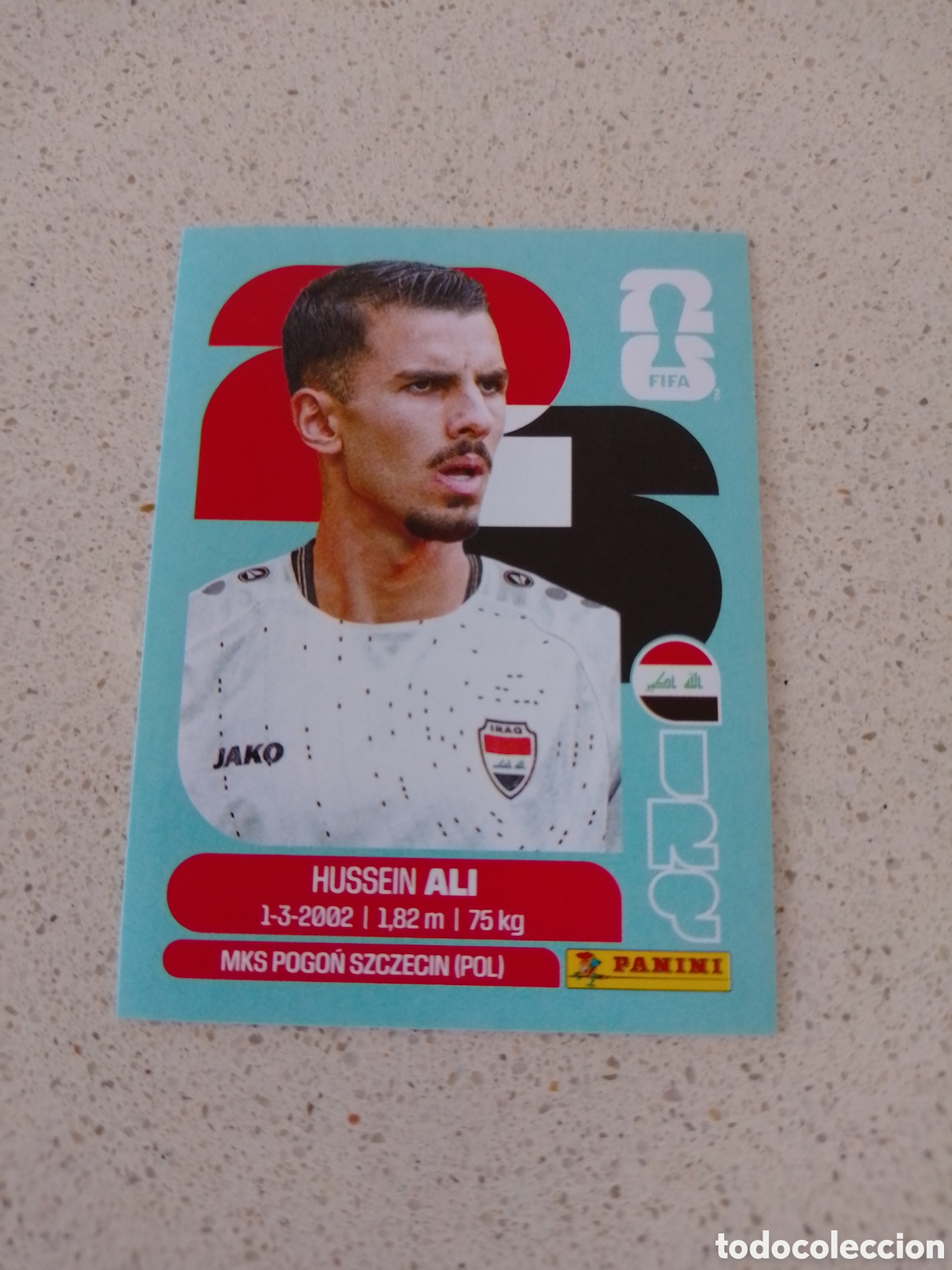 Cromos de F&uacute;tbol: CROMO NUMERO 4 ALI IRAQ. MUNDIAL 2026. PANINI.