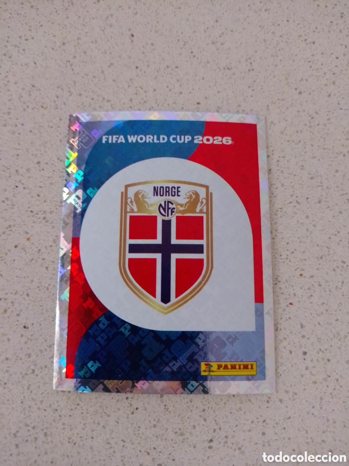 Cromos de F&uacute;tbol: CROMO NUMERO 1 ESCUDO NORUEGA. MUNDIAL 2026. PANINI.