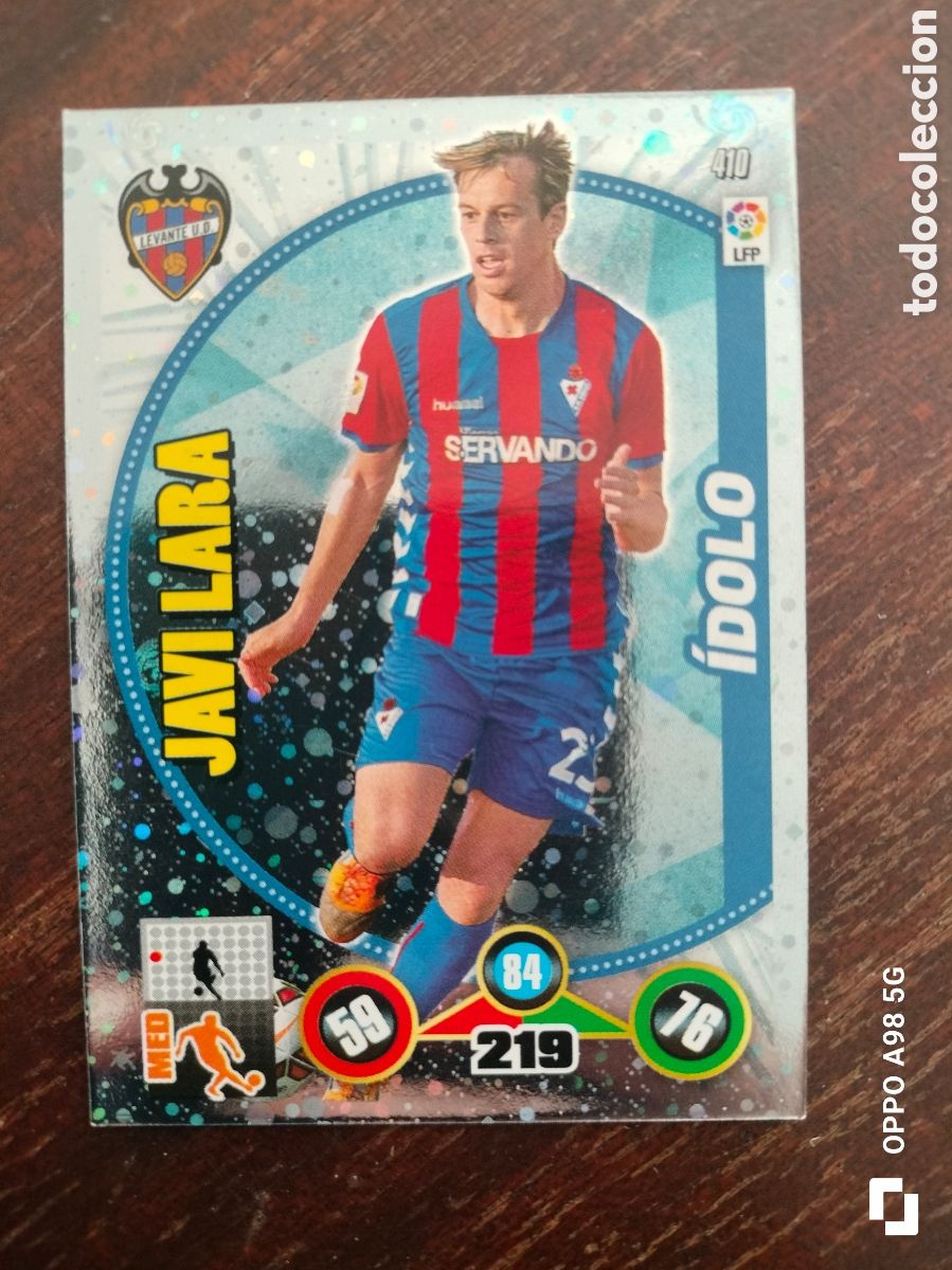 Fu&szlig;ball-Sticker: Cromo card error 410 Javi Lara Eibar con escudo del Levante Adrenalyn liga temporada 14 15 2014 2015