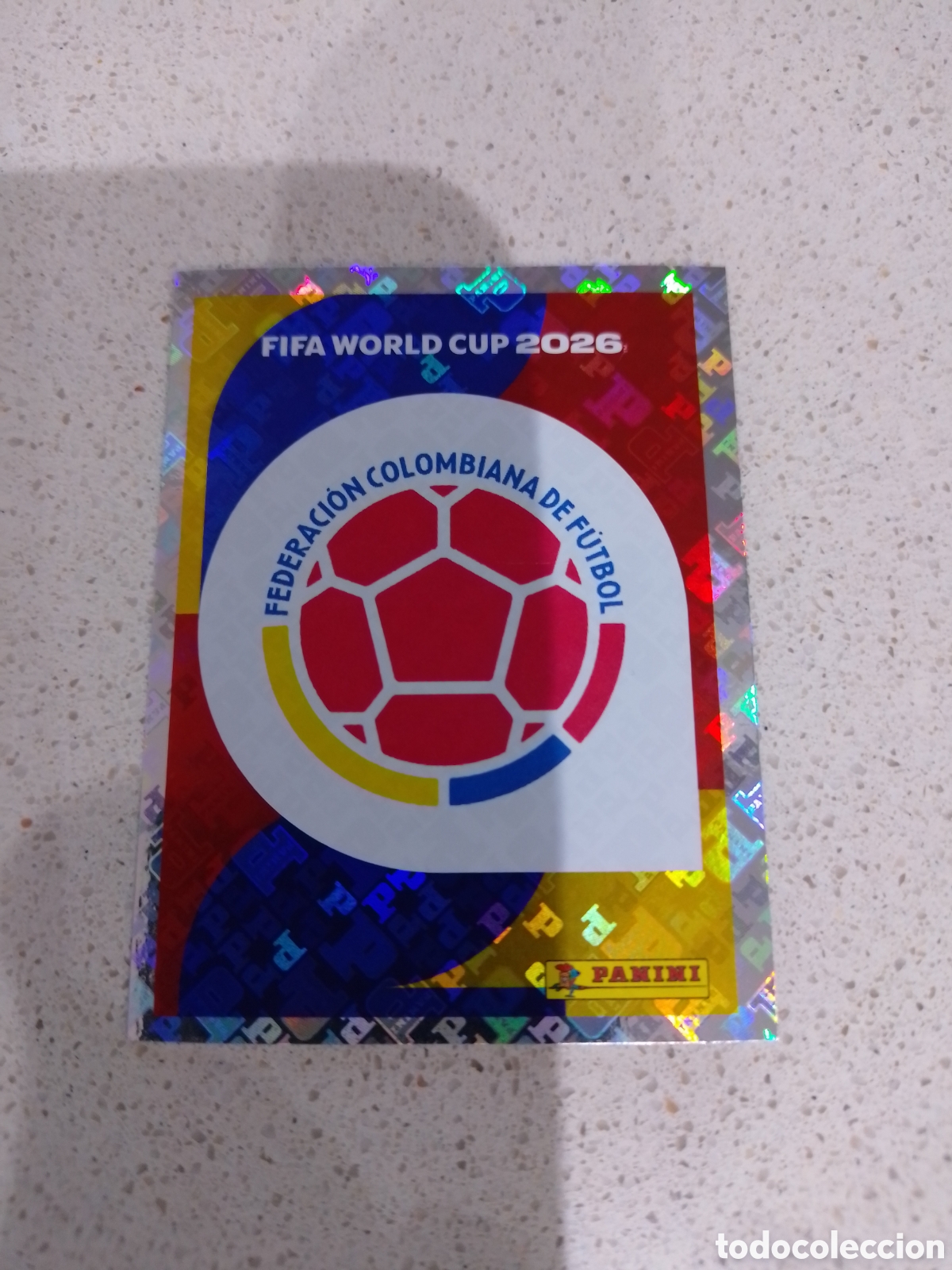 Cromos de F&uacute;tbol: CROMO N&Uacute;MERO 1 ESCUDO COLOMBIA . MUNDIAL 2026. PANINI.