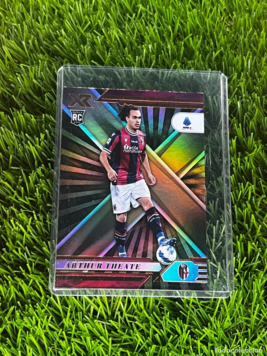 Cromos de F&uacute;tbol: N&ordm; 111 Arthur Theate XR Bolonia FC Panini Chronicles Serie A 21 22