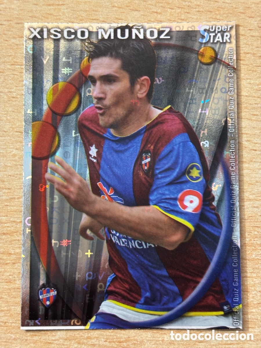 Cromos de F&uacute;tbol: # 537 Xisco Mu&ntilde;oz Levante UD Superstar Mundicromo 2011 fondo letras
