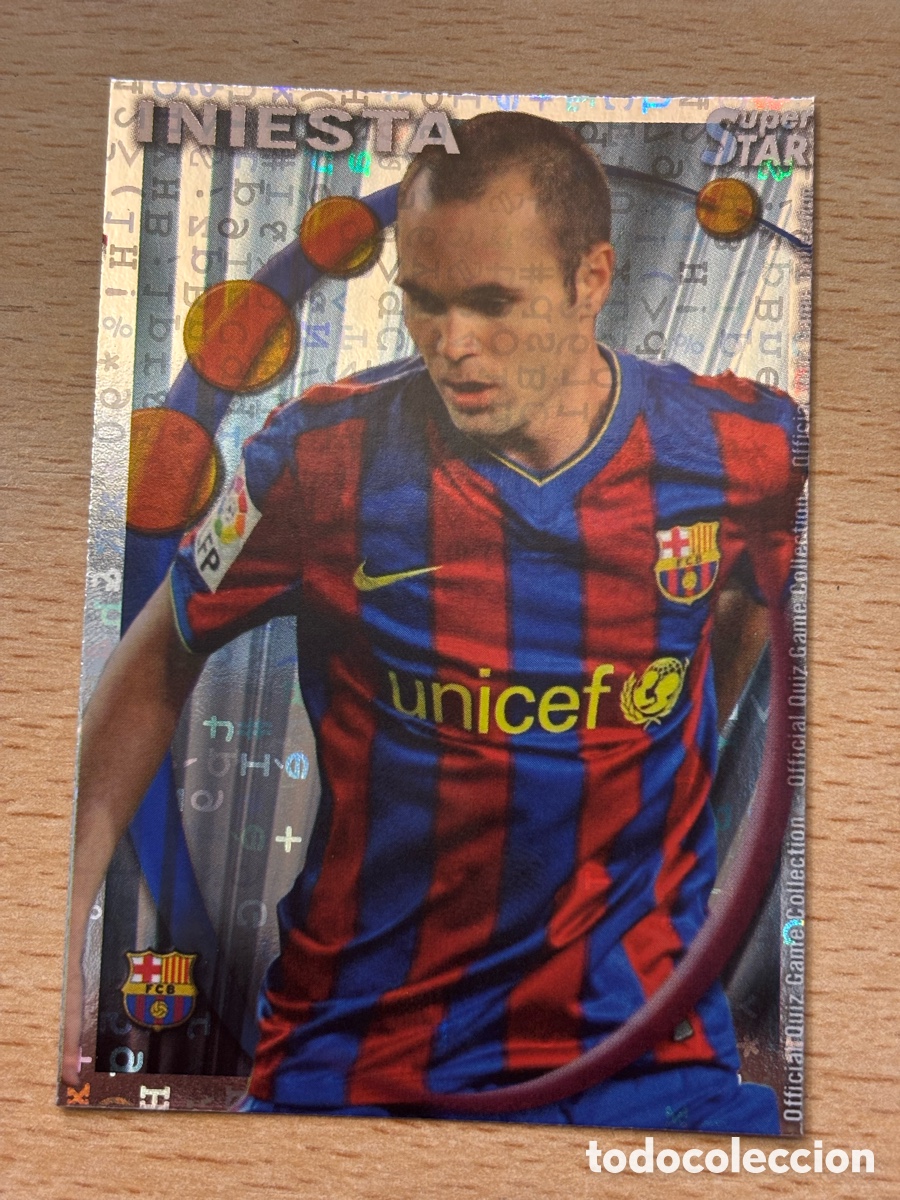 Cromos de f&uacute;tbol: # 024 Iniesta FC Barcelona Superstar Mundicromo 2011 fondo letras