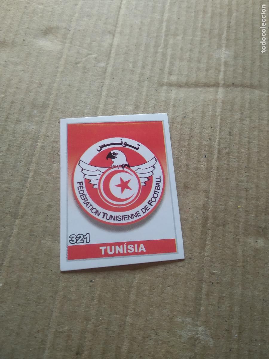Cartes &agrave; collectionner de Football: 321 ESCUDO TUNEZ TUNISIA CROMO FUTBOL MUNDIAL 2022 WORLD CUP COPA MUNDO EDITADO EN BRASIL