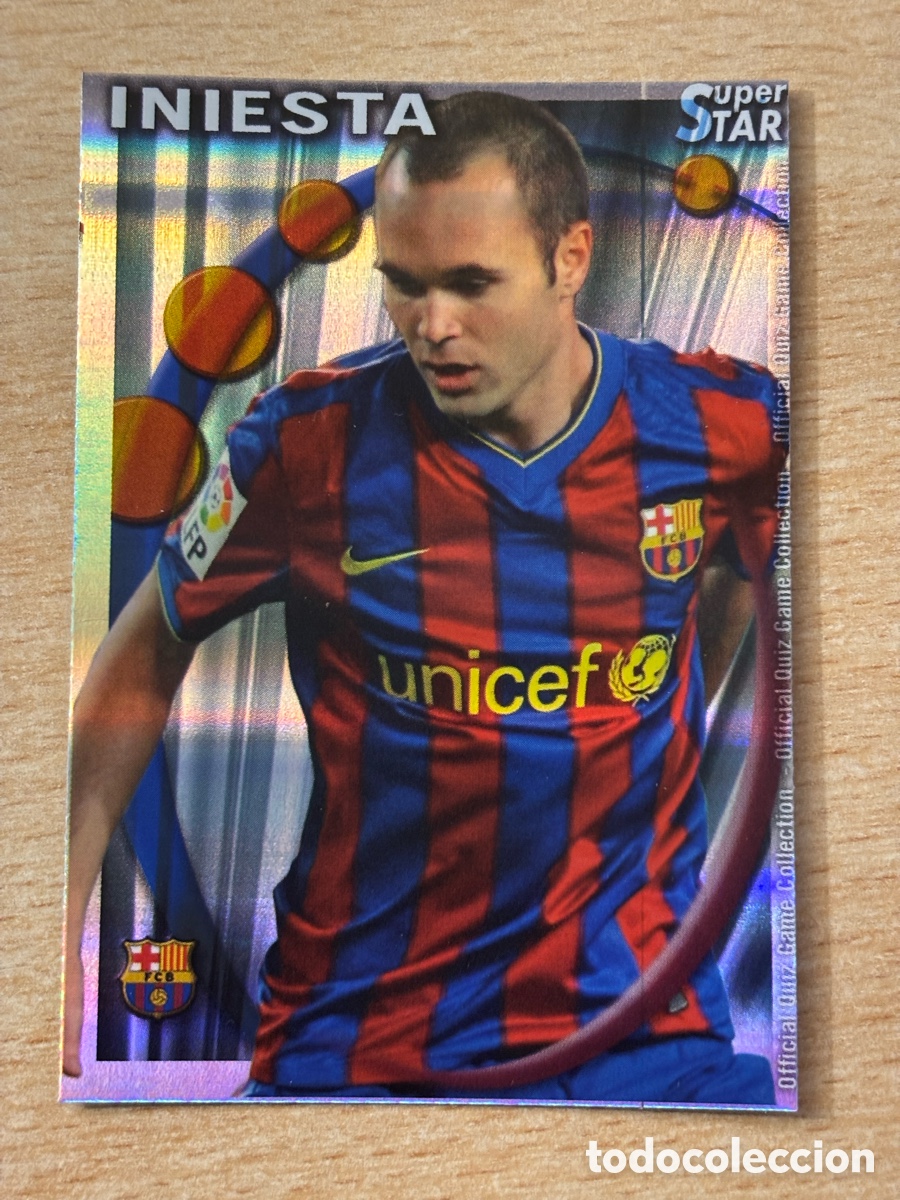 Cromos de F&uacute;tbol: # 024 Iniesta FC Barcelona Superstar Mundicromo 2011 rayas horizontales