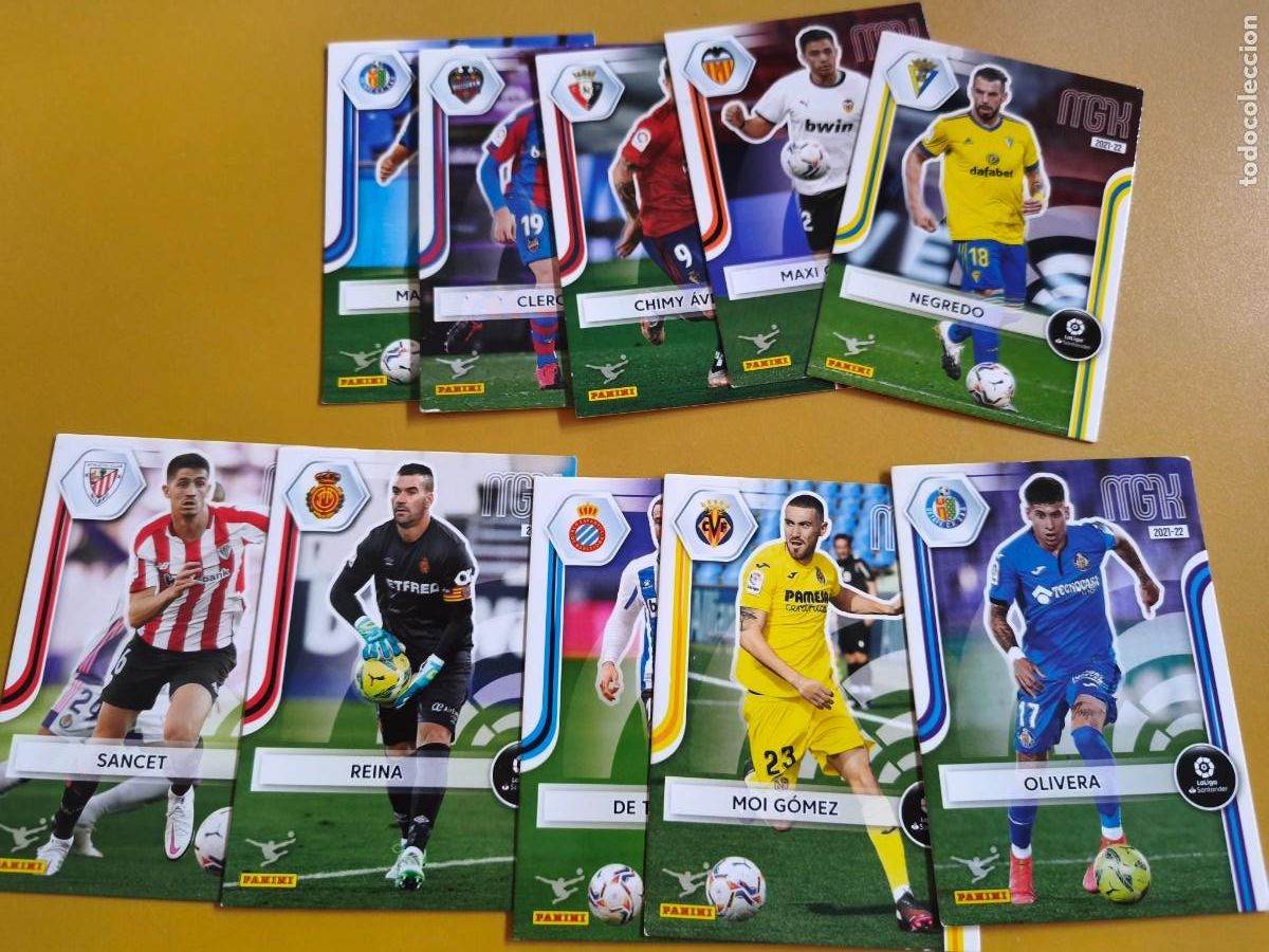 Cromos de F&uacute;tbol: megacracks 2021 22 contiene 10 cromos