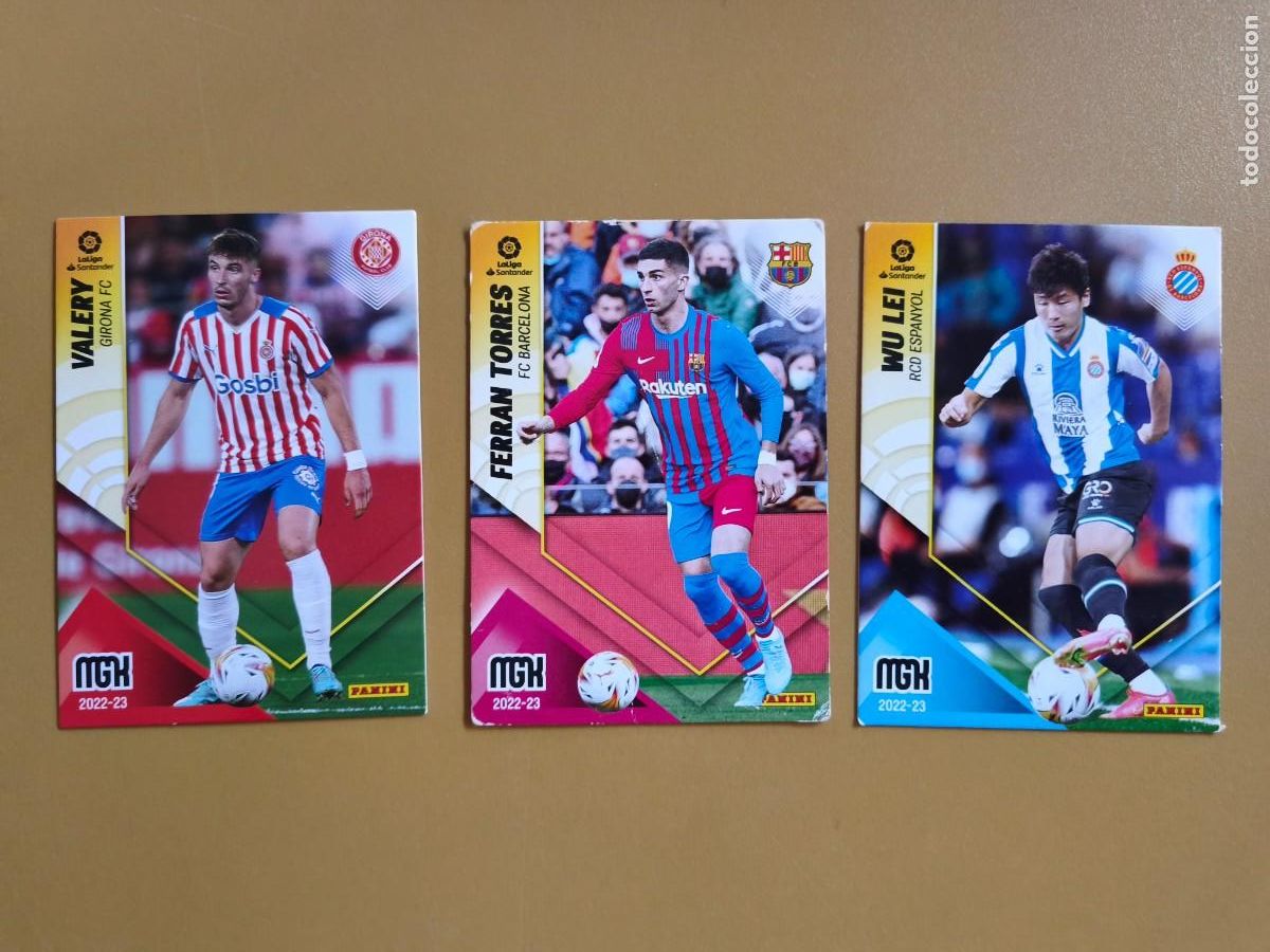 Cromos de F&uacute;tbol: megacracks 2022 23 contiene 3 cromos