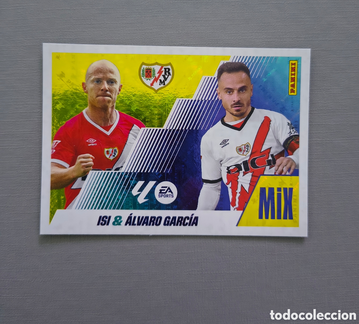 Figurine di Calcio: LALIGA ESTE 2025 2026 EA SPORTS 25 26 ALBUM PANINI MIX N 12 RAYO VALLECANO ISI / &Aacute;LVARO GARC&Iacute;A&nbsp;