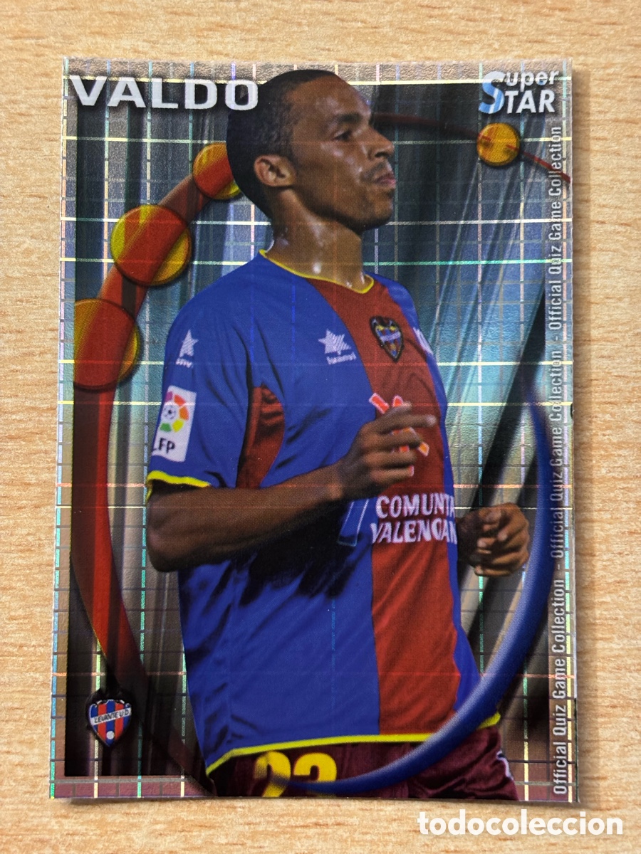 Cromos de F&uacute;tbol: # 540 Valdo Levante UD Superstar Mundicromo 2011 fondo cuadros