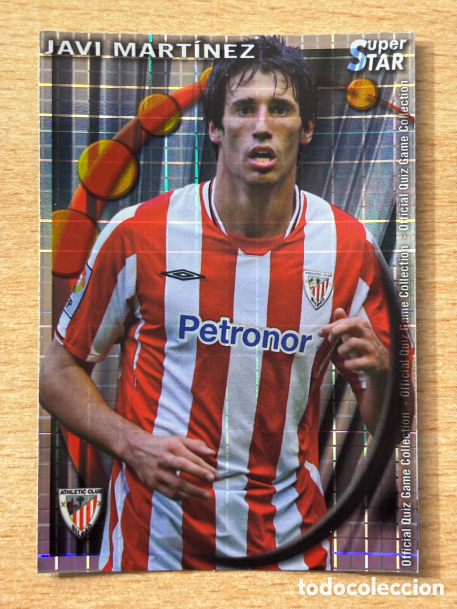 Football Stickers: # 213 Javi Martinez Athletic Club de Bilbao Superstar Mundicromo 2011 fondo cuadros