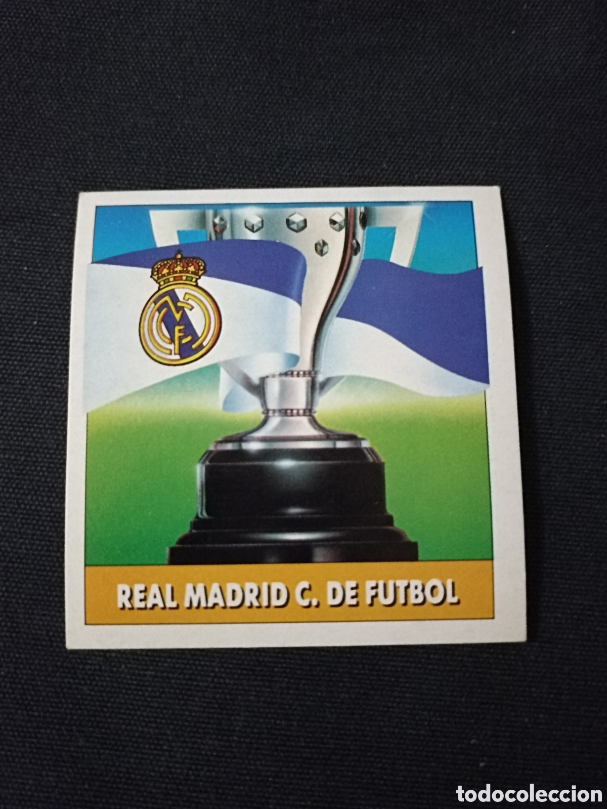 Cromos de F&uacute;tbol: Escudo y bandera del Real Madrid. Liga este 92-93 Nunca pegado