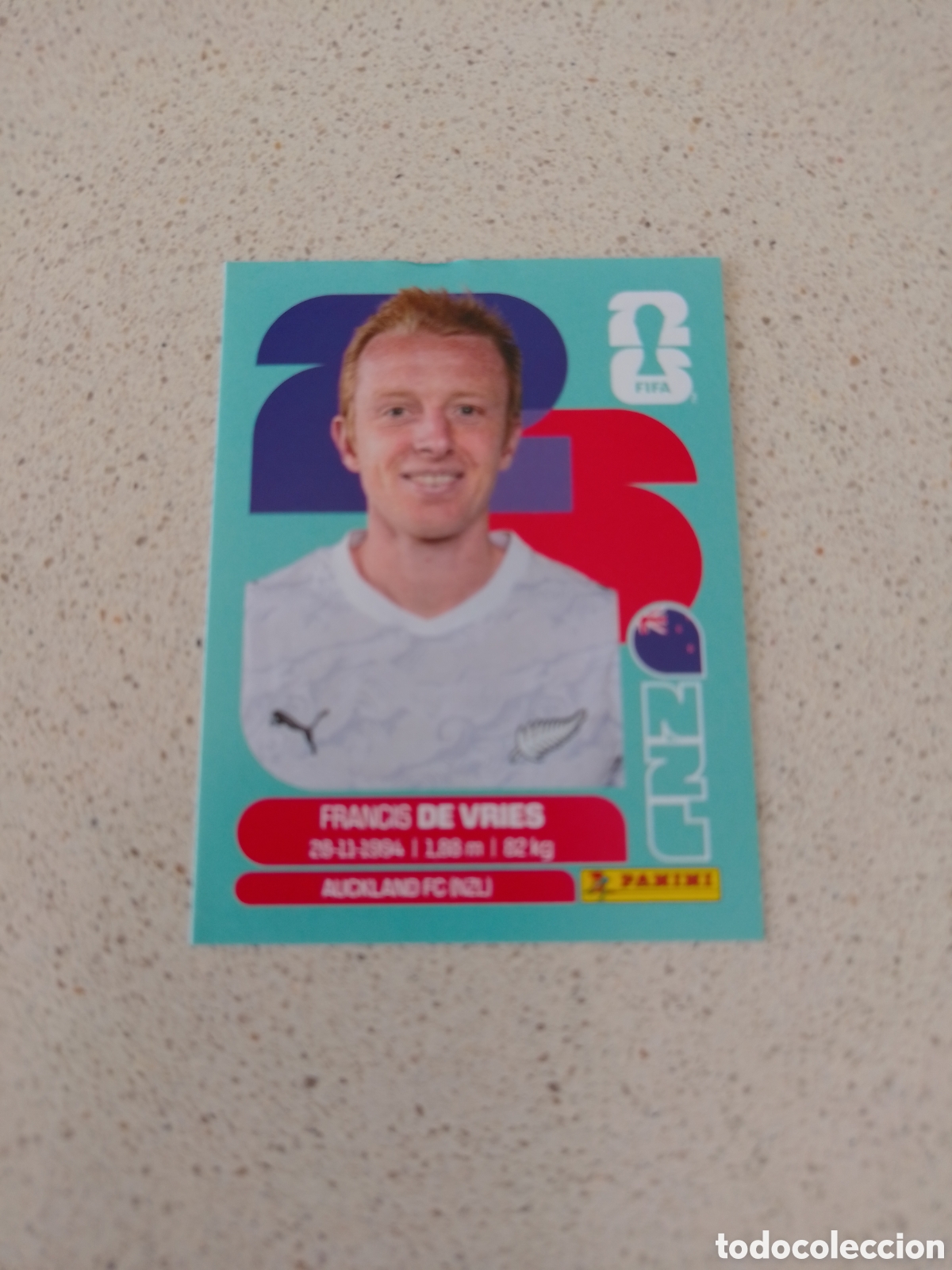 Cromos de f&uacute;tbol: CROMO NUMERO 8 DE VRIES NUEVA ZELANDA. MUNDIAL 2026. PANINI.