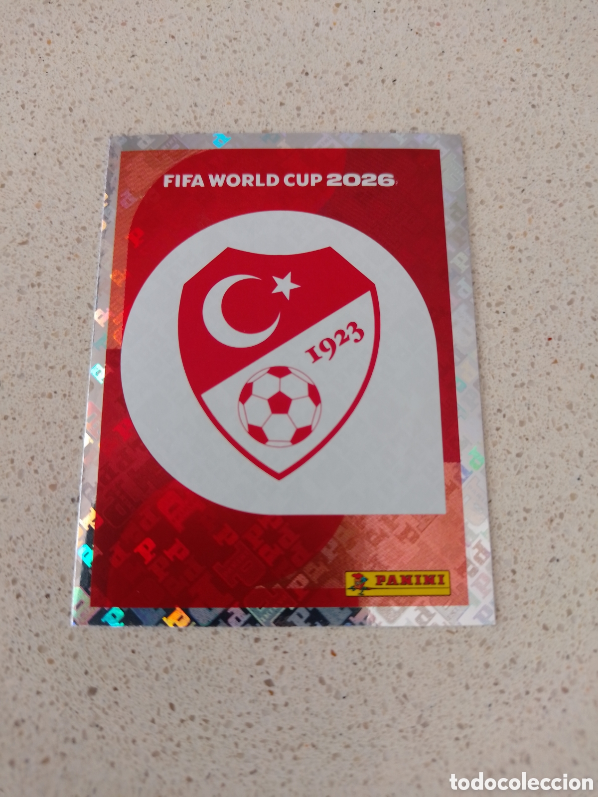 Fu&szlig;ball-Sticker: CROMO NUMERO 1 ESCUDO TURQUIA. MUNDIAL 2026. PANINI.