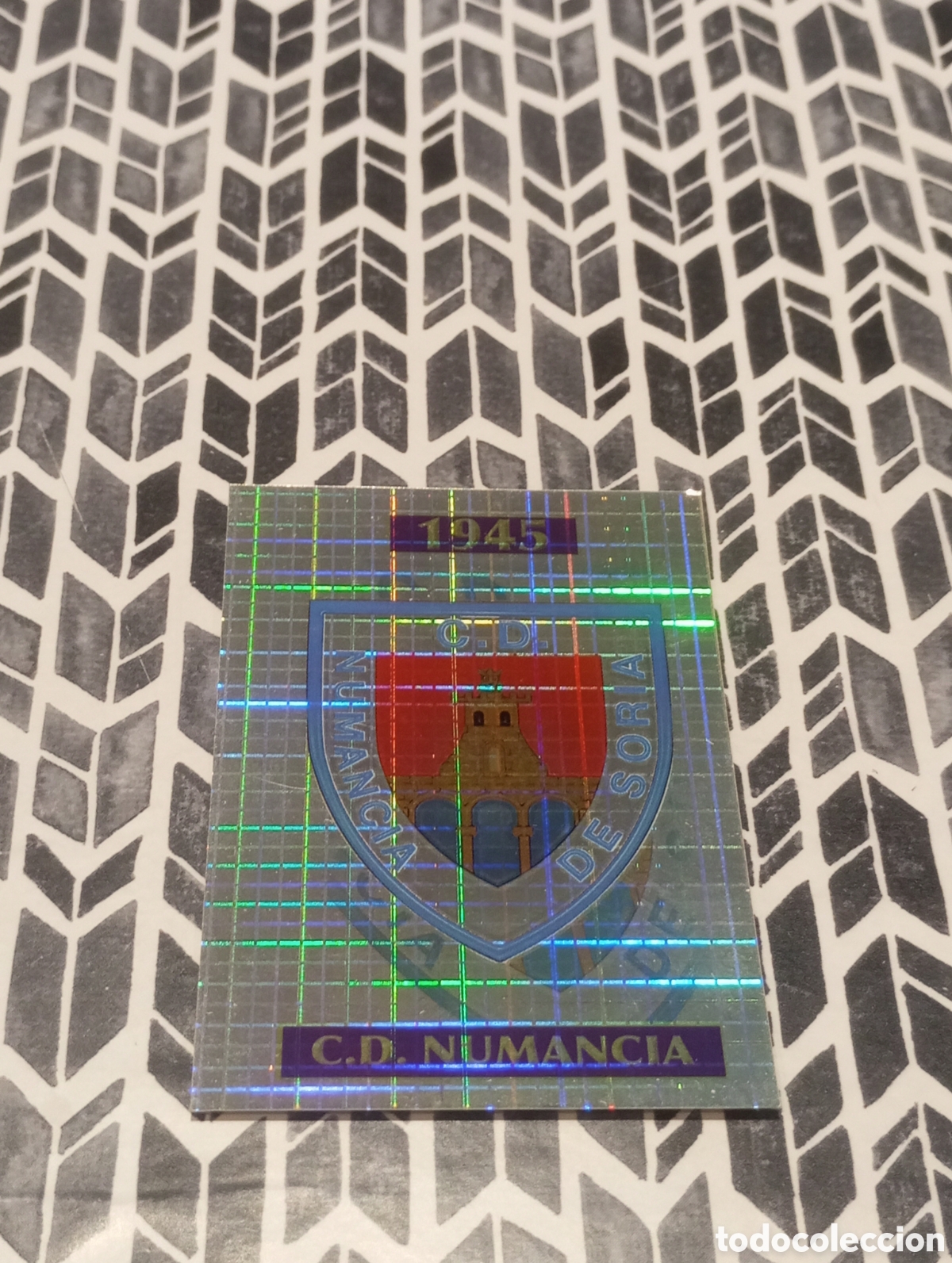 Cromos de F&uacute;tbol: 558 ESCUDO NUMANCIA CAMPO LOS PAJARITOS FICHAS DE LA LIGA 2003 2004 03 04 MUNDICROMO