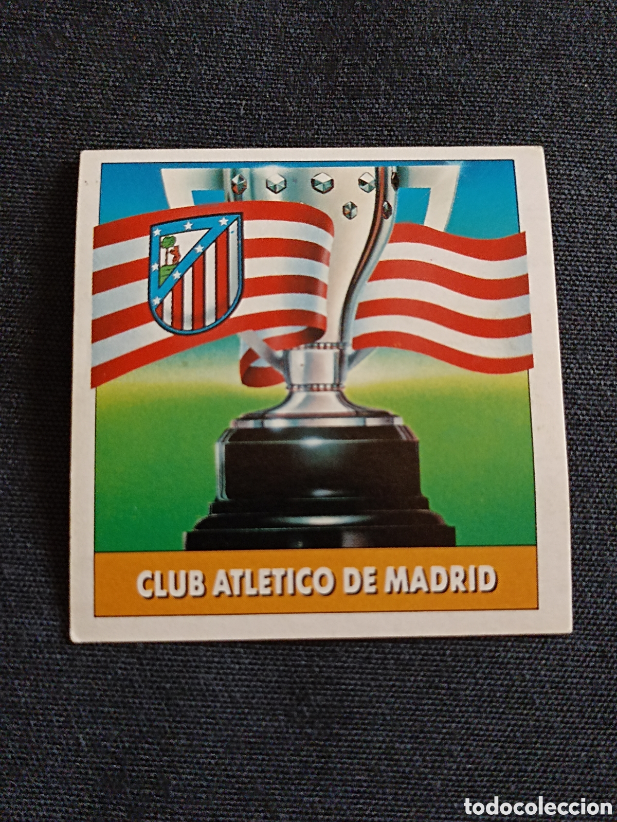 Cromos de Futebol: Escudo y bandera ( Club Atl&eacute;tico de Madrid ). Liga este 92-93. Nunca pegado