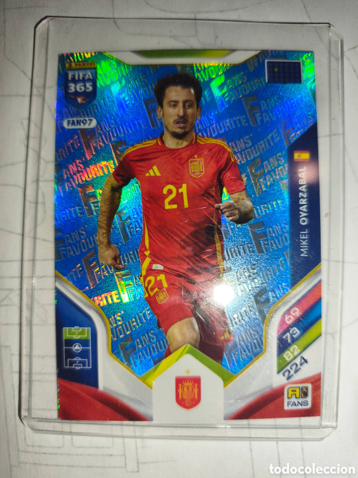 Football Stickers: FIFA 365 MIKEL OYARZABAL.