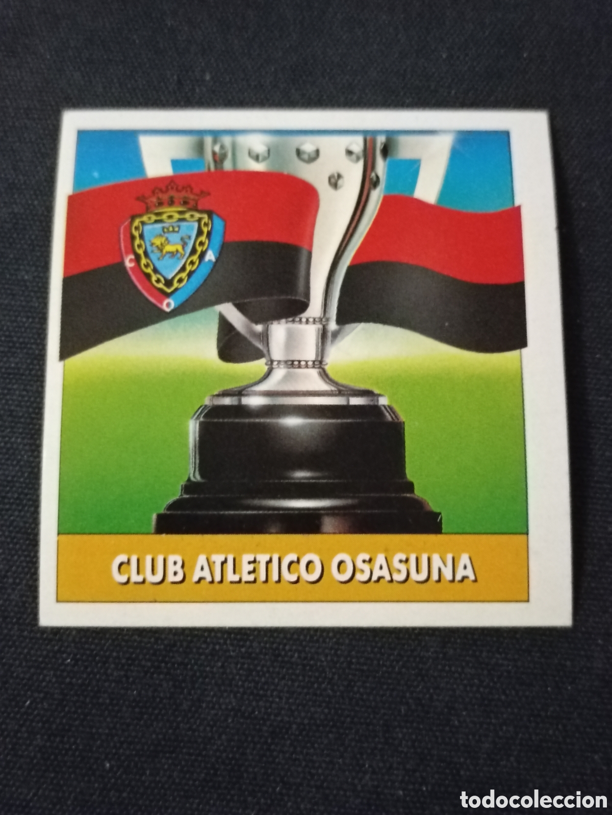 Cartes &agrave; collectionner de Football: Escudo y Bandera ( Club Atl&eacute;tico Osasuna ). Liga este 92-93. Nunca pegado