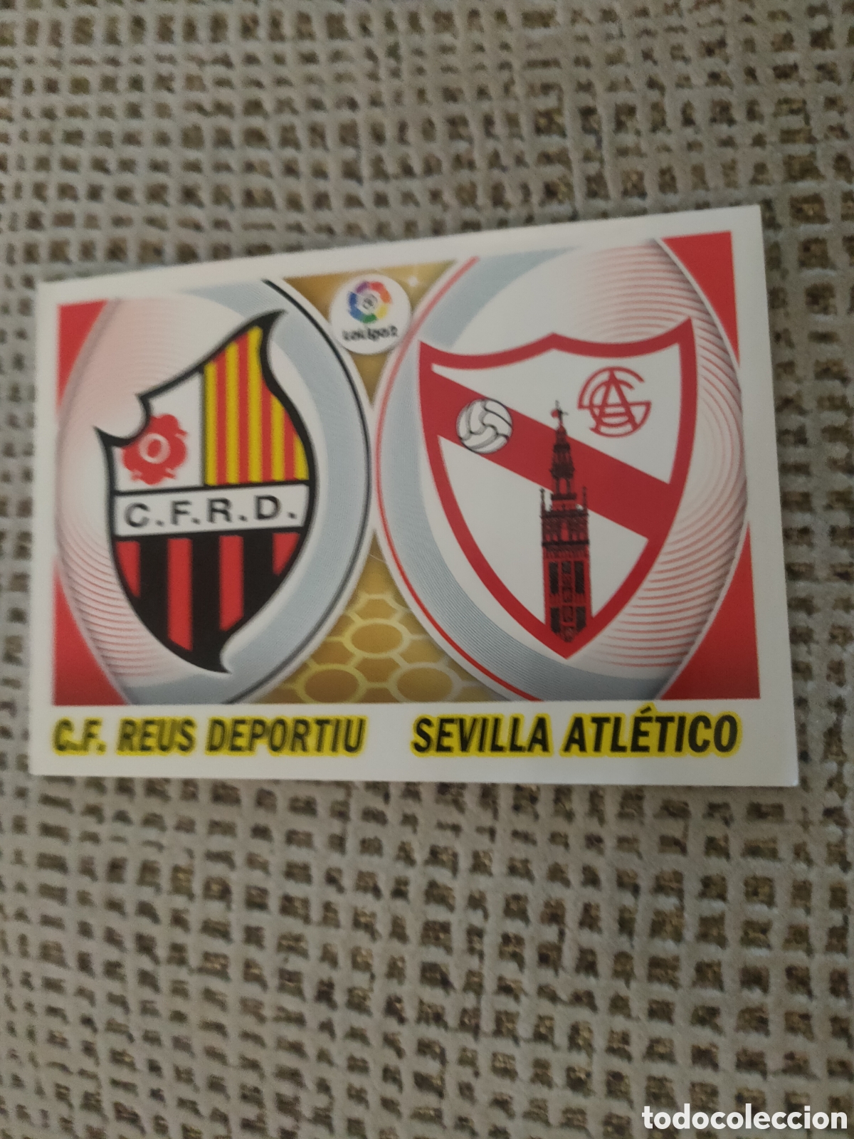 Cromos de f&uacute;tbol: ESCUDO REUS DEPORTIU SEVILLA ATLETICO CROMOS LIGA 2 2016/ 2017