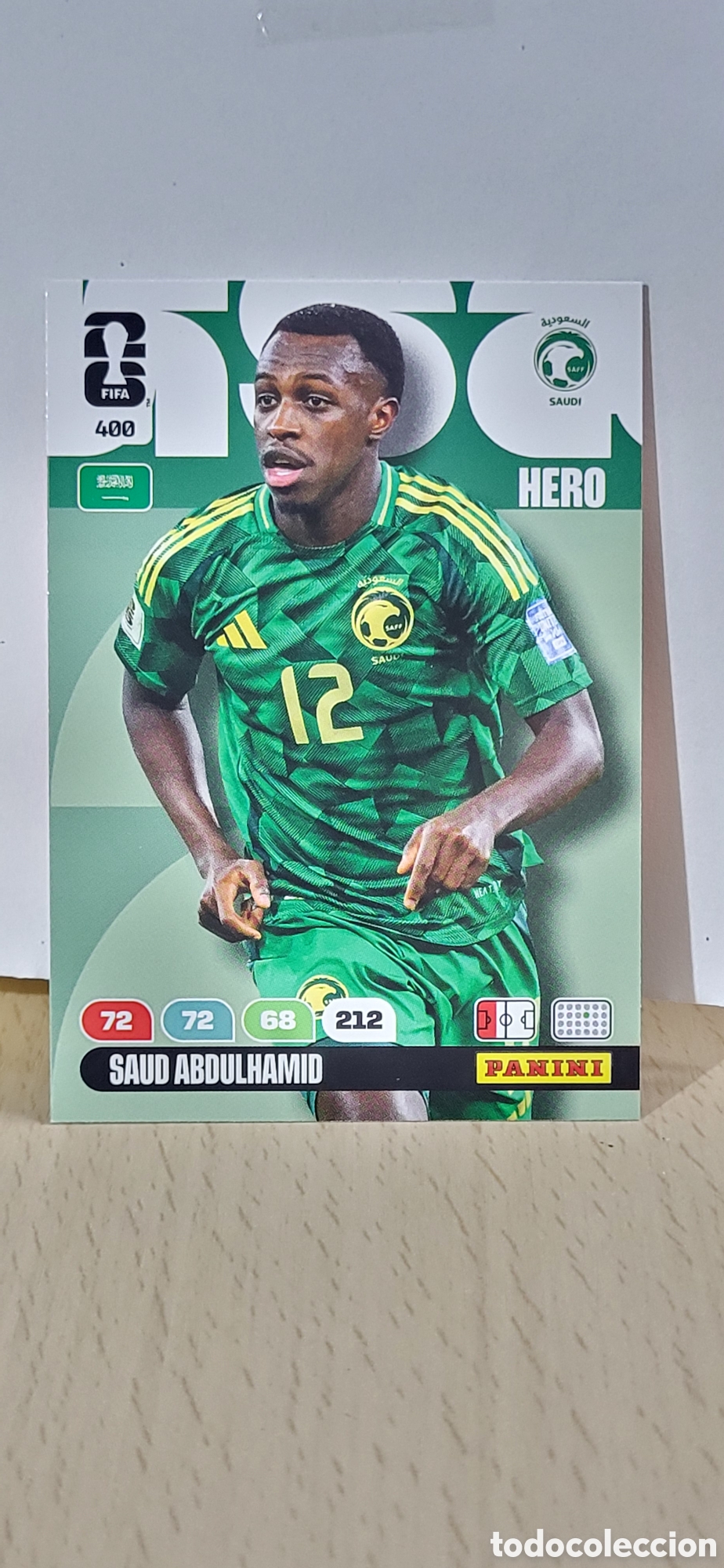 Fu&szlig;ball-Sticker: SAUD ABDULHAMID ARABIA SAUDI N&ordm; 400 ADRENALYN XL MUNDIAL 2026 26 FIFA WORLD CUP PANINI