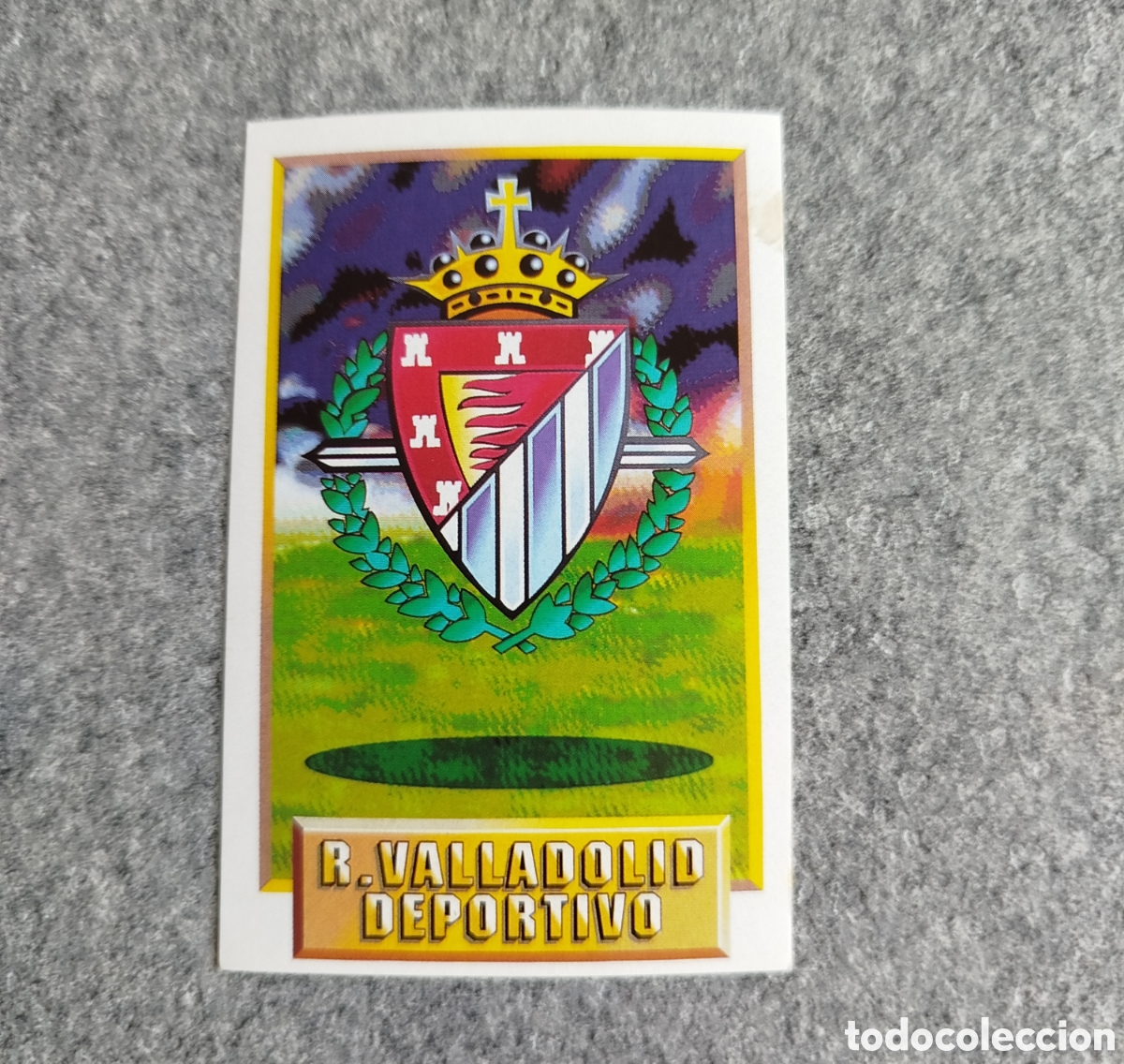 Cromos de f&uacute;tbol: ADHESIVO ESCUDO REAL VALLADOLID LIGA 93 94 1993 1994 ESTE SIN PEGAR NUNCA PEGADO CROMO