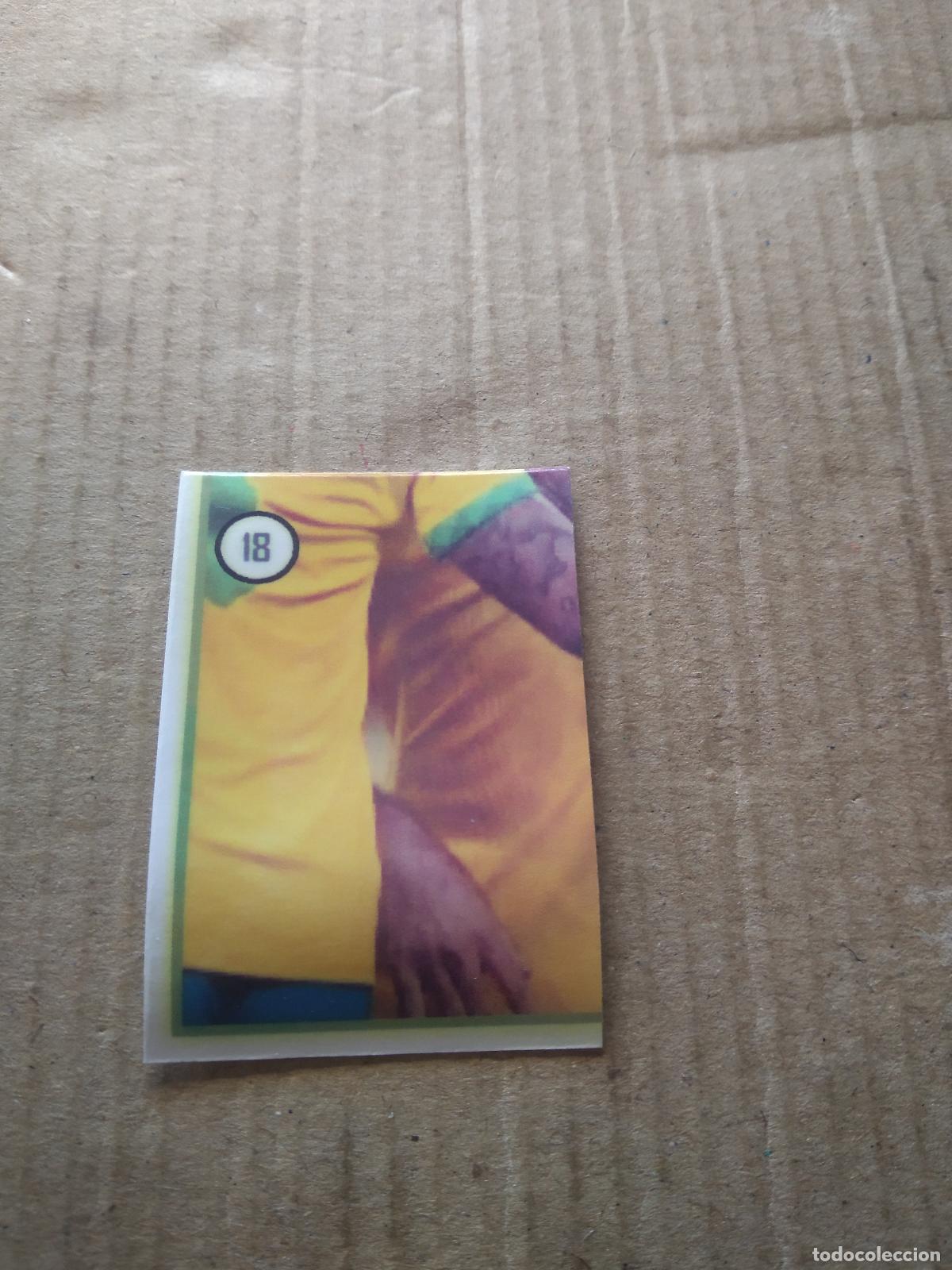 Cartes &agrave; collectionner de Football: 18 LUCAS PAQUETA BRASIL CROMO FUTBOL MUNDIAL 2022 WORLD CUP EDITADO EN BRASIL