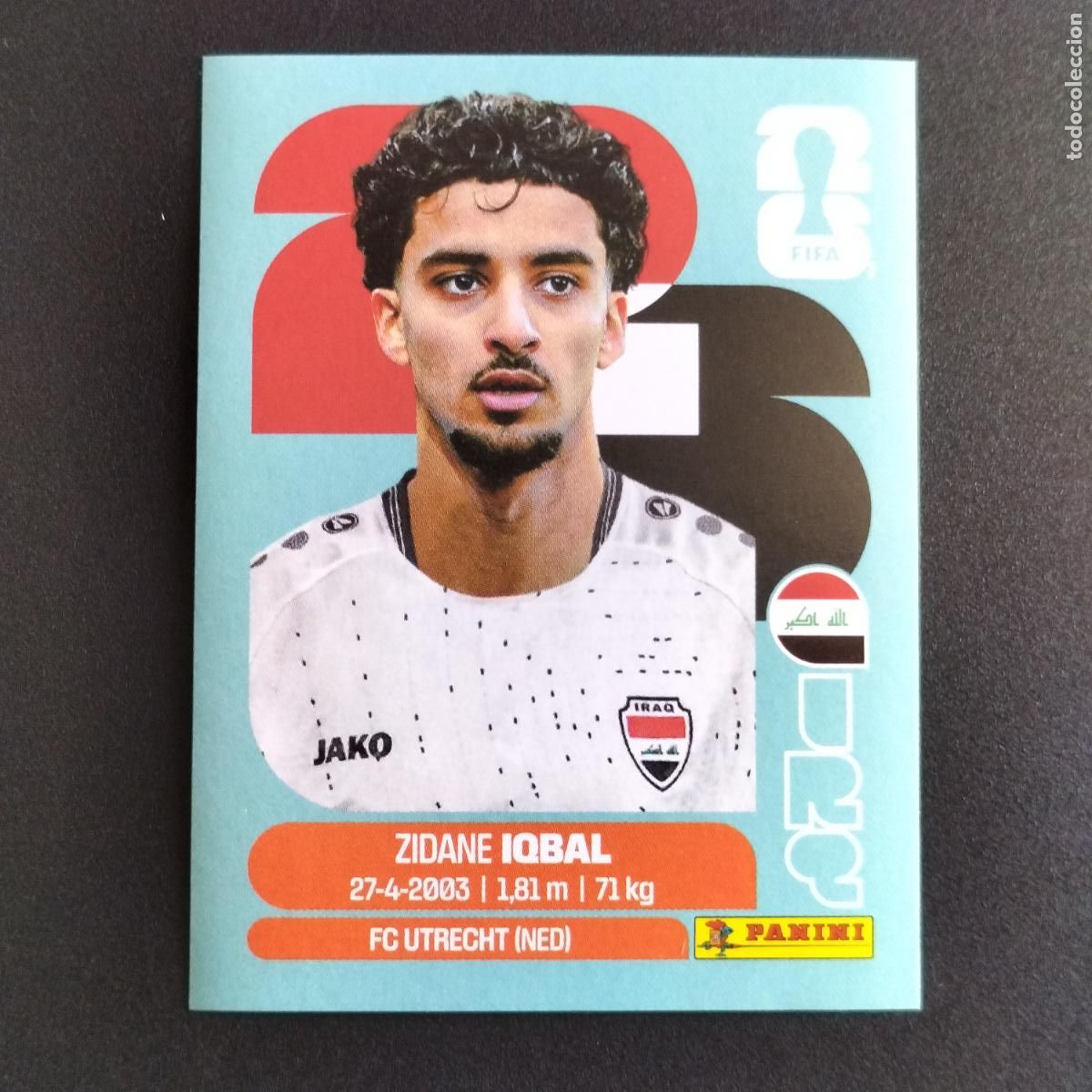 Figurine di Calcio: IRQ 9 ZIDANE IQBAL IRAQ CROMOS STICKER MUNDIAL 26 2026 FIFA WORLD CUP PANINI