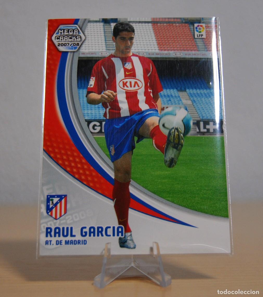 Cromos de f&uacute;tbol: Raul Garcia, n&ordm;51 (Atl&eacute;tico de Madrid). Colecci&oacute;n Cromos MegaCracks 2007-2008. Panini.