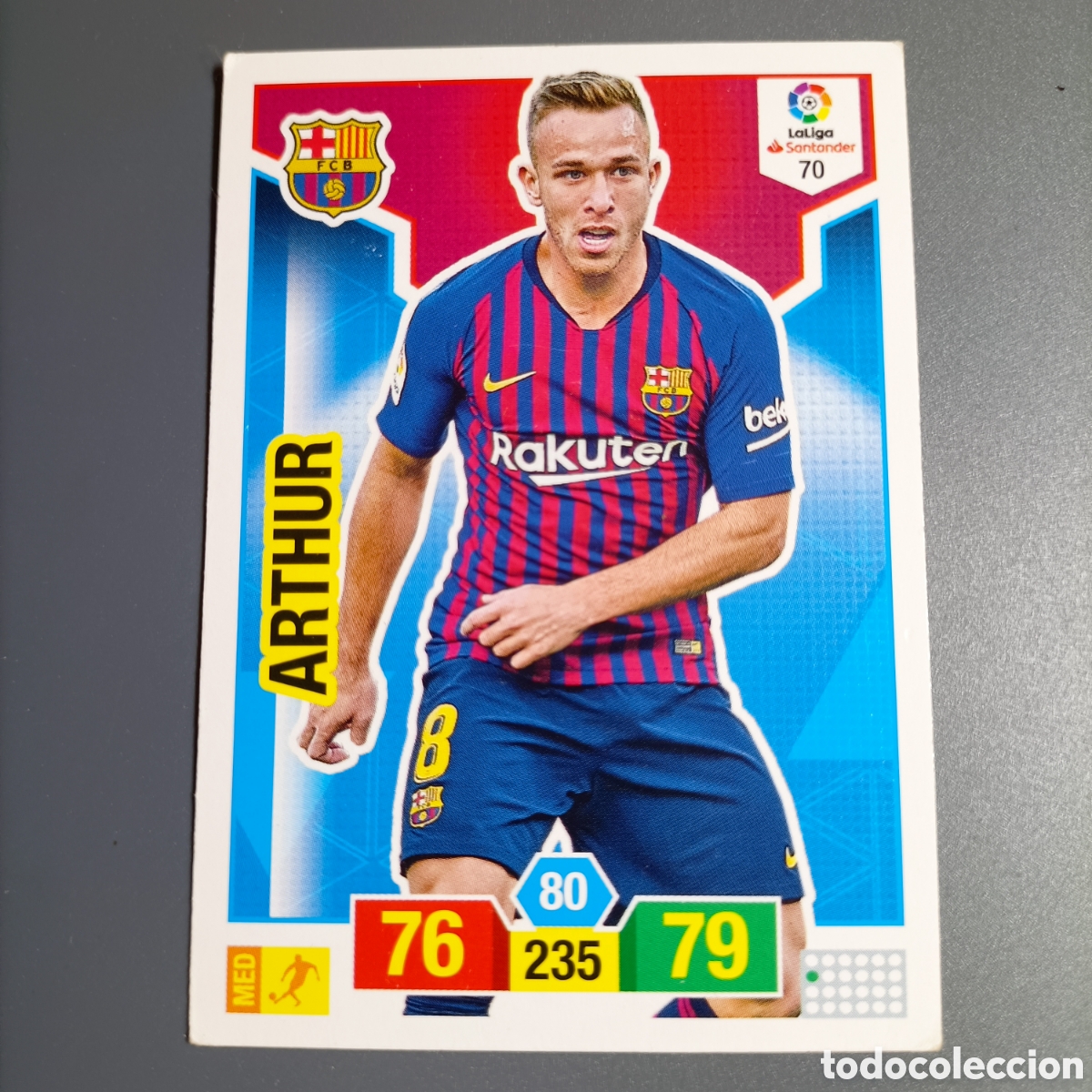 Cartes &agrave; collectionner de Football: ADRENALYN. LIGA 2018-2019 (FC BARCELONA) №70 ARTHUR