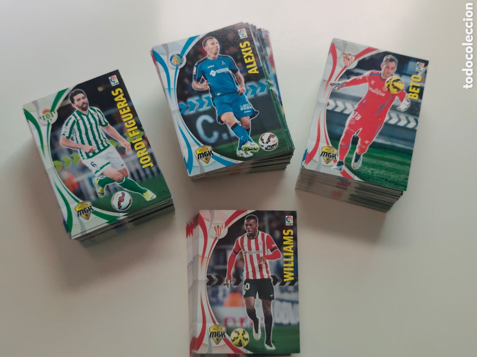 Cartes &agrave; collectionner de Football: 338 CARDS DIFERENTES MEGACRACKS 2015 2016 #