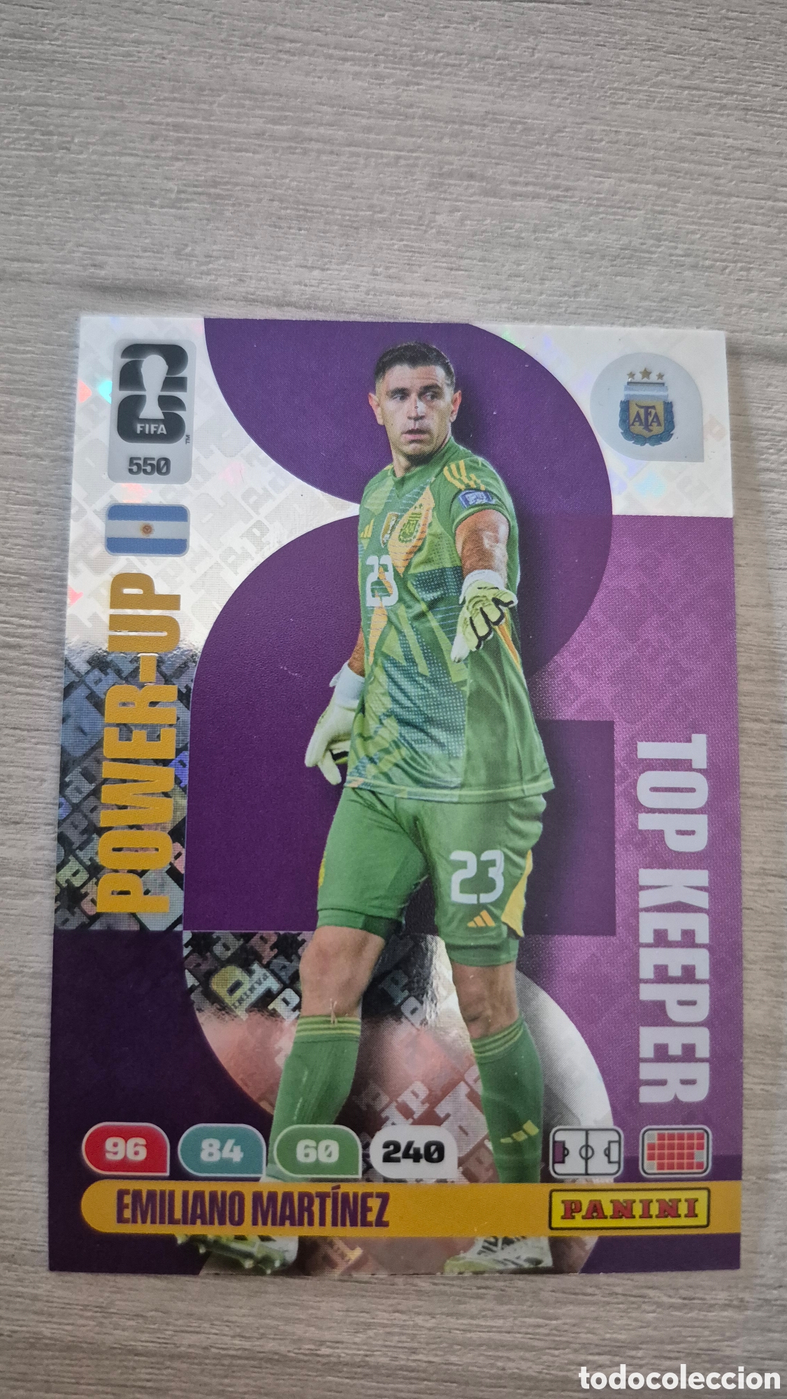 Cromos de f&uacute;tbol: N&deg;550 Power-Up Top Keeper Emiliano Martinez Adrenalyn FIFA World Cup 2026