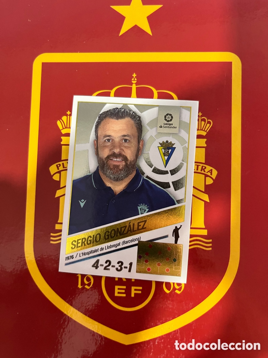 Football Stickers: 2 SERGIO GONZ&Aacute;LEZ ENTRENADOR LIGA ESTE EDICIONES ESTE 2022 2023 22 23 C&Aacute;DIZ CF