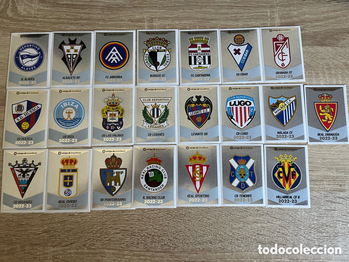 Cromos de f&uacute;tbol: ESCUDOS DE SEGUNDA DIVISI&Oacute;N SMARTBANK HYPERMOTION LIGA ESTE EDICIONES ESTE 2022 2023 22 23