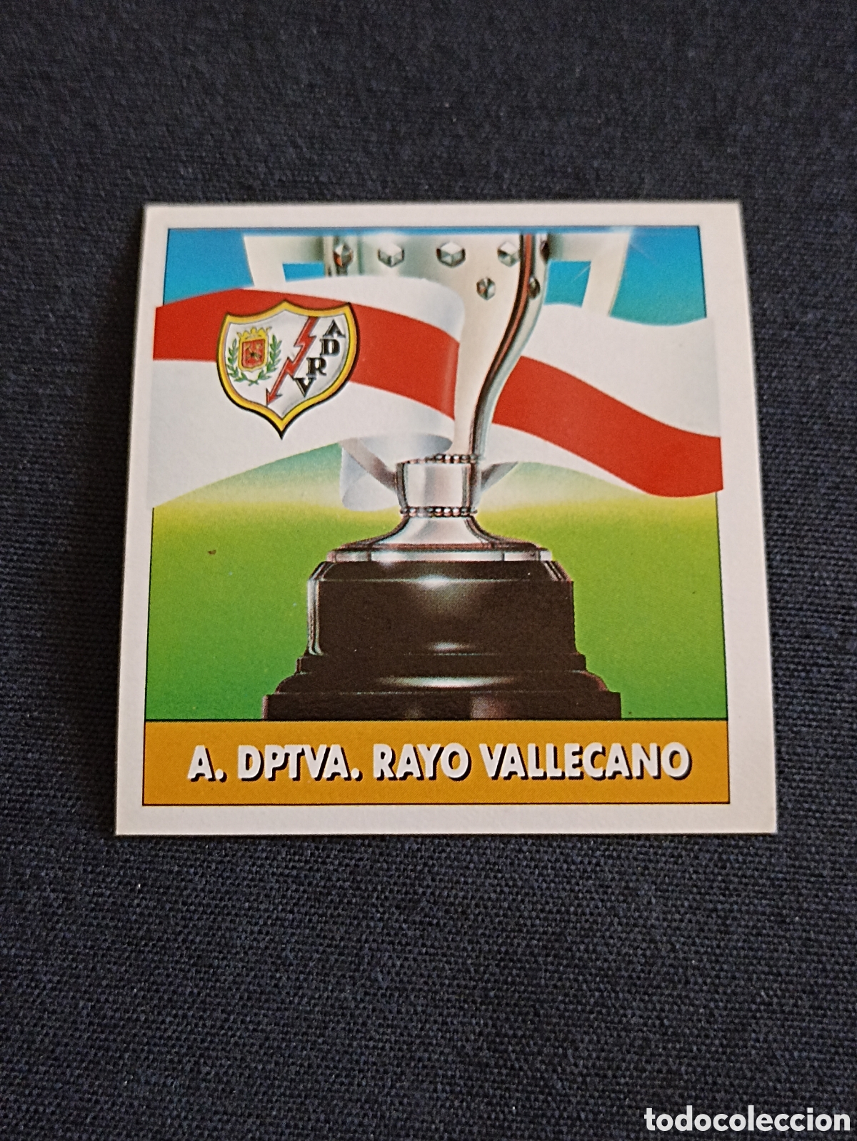 Football Stickers: Escudo y Bandera ( Rayo Vallecano ). Liga este 92-93. Nunca pegado