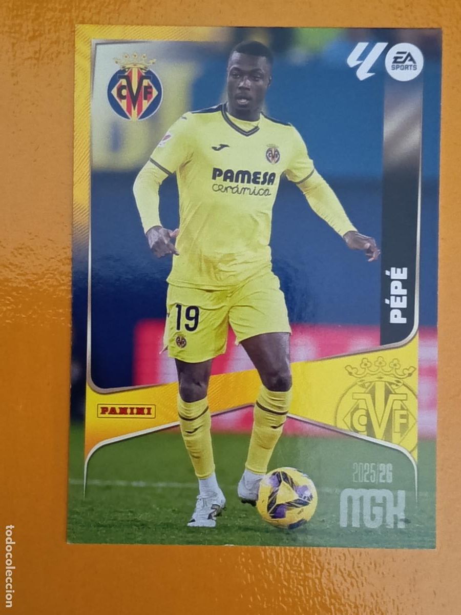 Fu&szlig;ball-Sticker: 375 P&Eacute;P&Eacute;. VILLARREAL C.F. MEGACRACKS 2025-26. PANINI