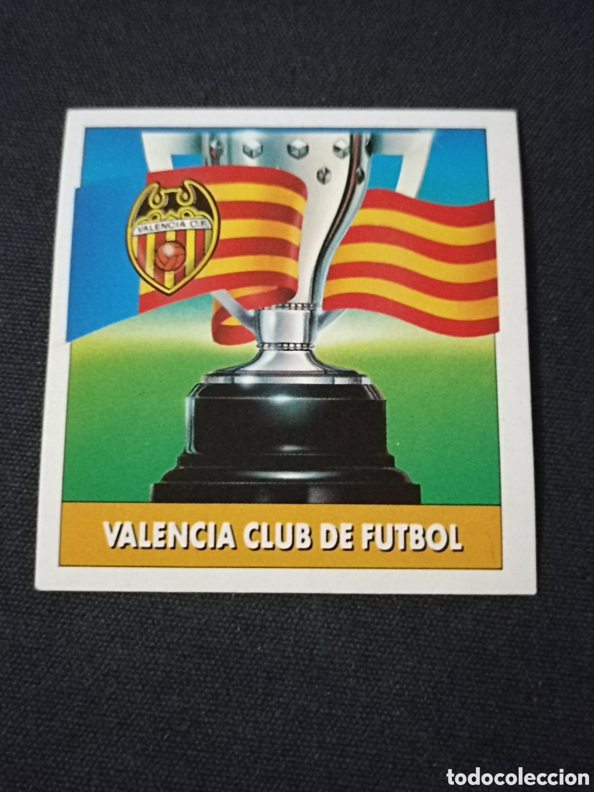 Cartes &agrave; collectionner de Football: Escudo y Bandera ( Valencia ). Liga este 92-93. Nunca pegado