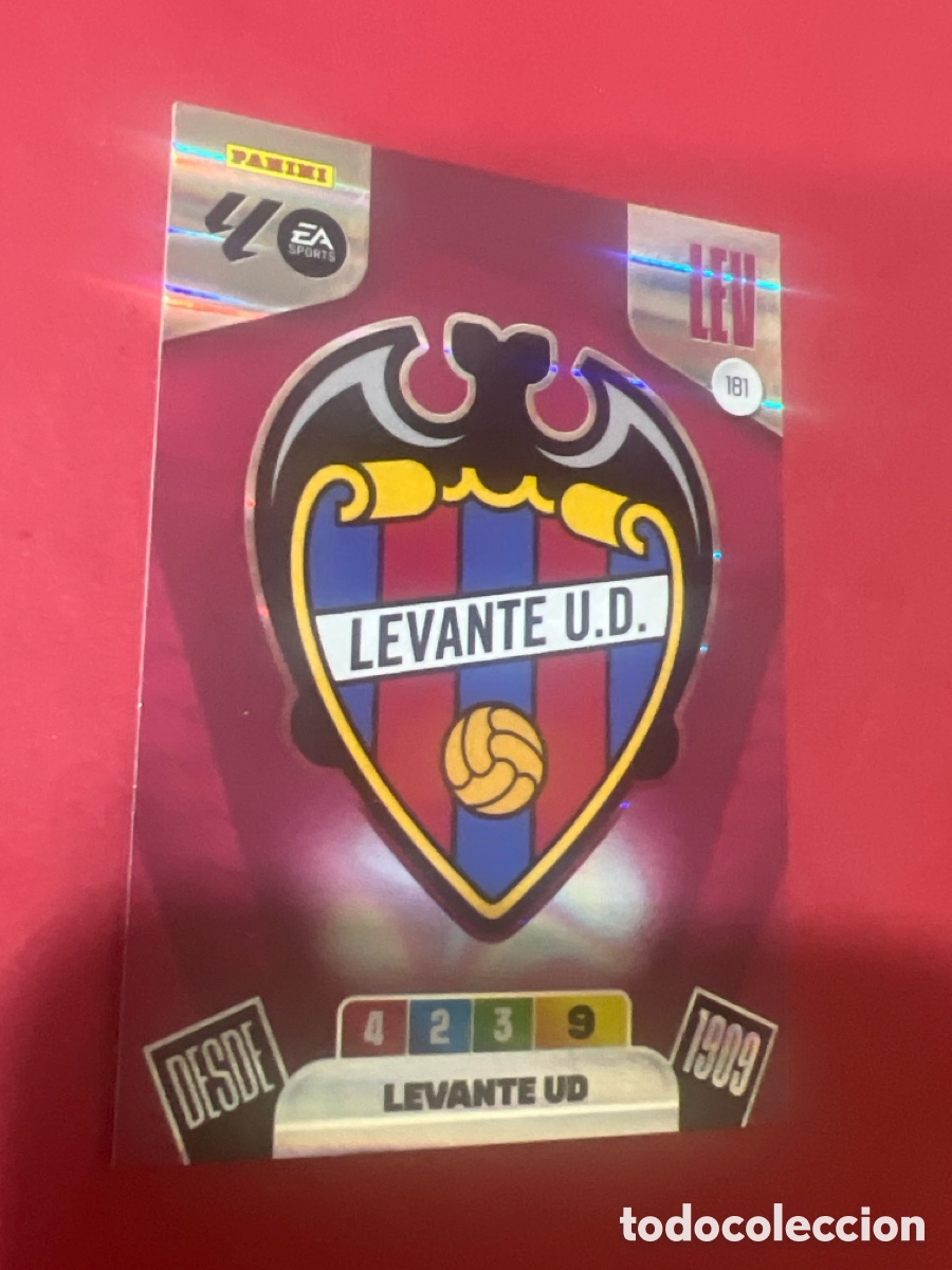Figurine di Calcio: C2250. 181.- ESCUDO (LEVANTE) ADRENALYN XL LIGA 2025/26 (PANINI)