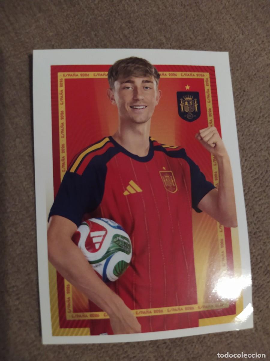 Figurine di Calcio: Pegatina 21 Huijsen Espa&ntilde;a Selecci&oacute;n Mundial 2026 Carrefour Panini