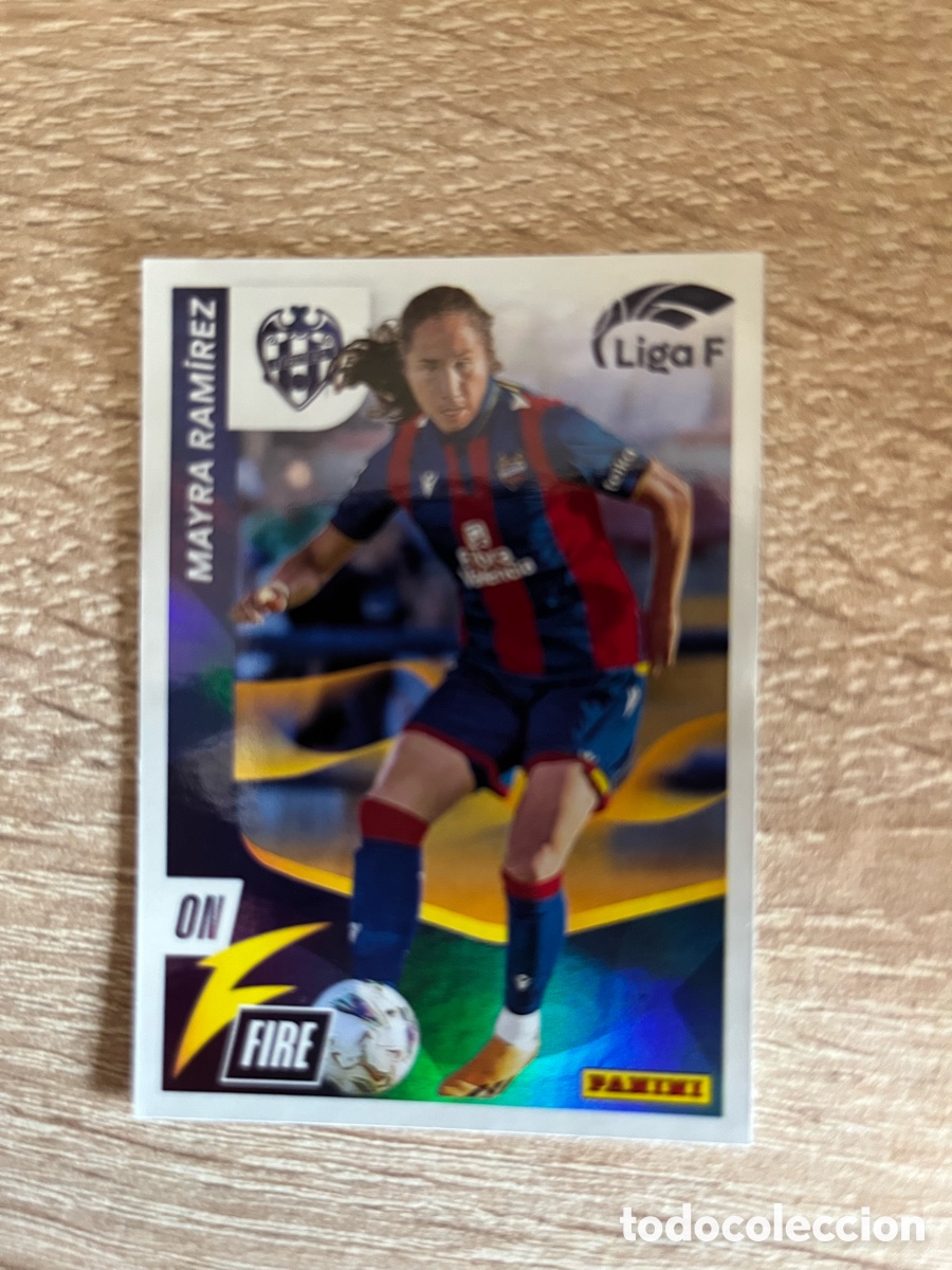 Figurine di Calcio: 346 MAYRA RAM&Iacute;REZ ON FIRE LIGA F FEMENINA LEVANTE 2023 2024 23 24