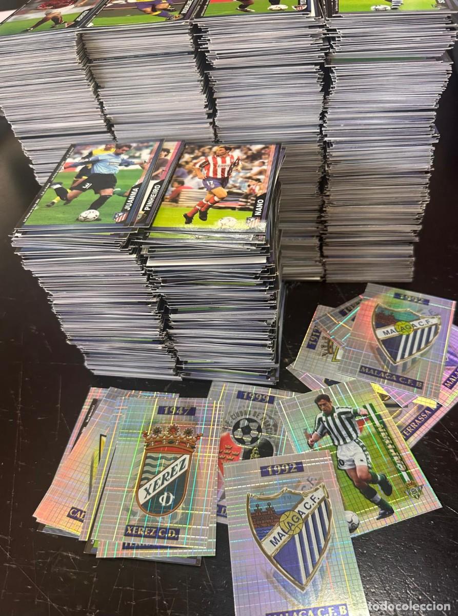 Football Stickers: Lote 2180 Cards Aprox Mundicromo 2003 2004 Escudos Brillantes No Real Madrid Ni FC Barcelona