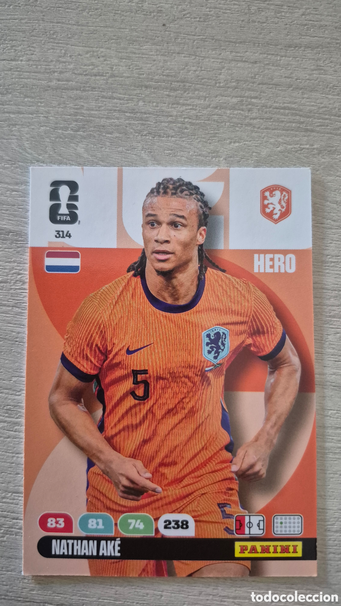 Fu&szlig;ball-Sticker: N&deg;314 Holanda Nathan Ake Adrenalyn FIFA World Cup 2026