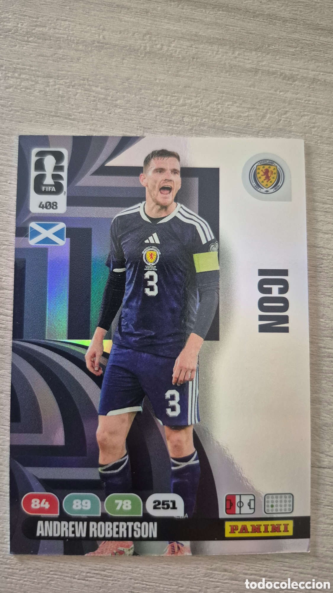 Figurine di Calcio: N&deg;408 Icon Escocia Andrew Robertson Adrenalyn FIFA World Cup 2026