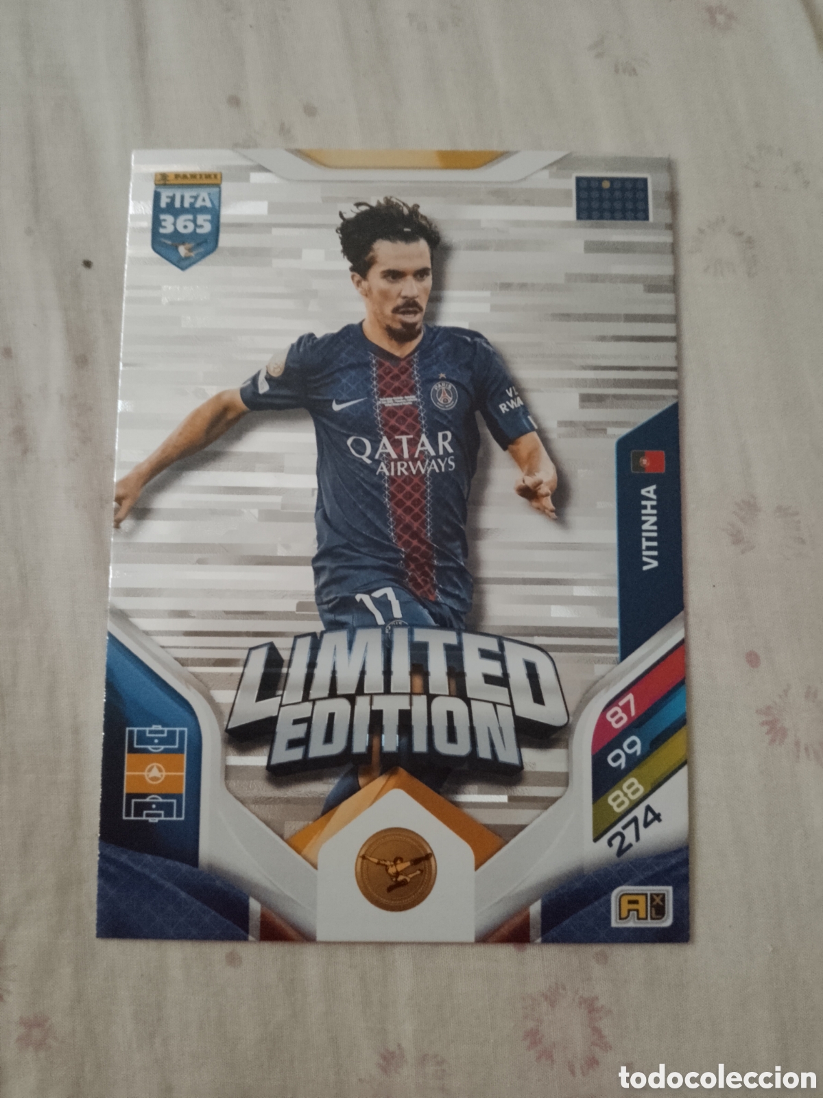 Cartes &agrave; collectionner de Football: VITINHA PSG EDICI&Oacute;N LIMITADA XXL CROMO FUTBOL PANINI ADRENALYN 25-26 FIFA 365 2025-2026
