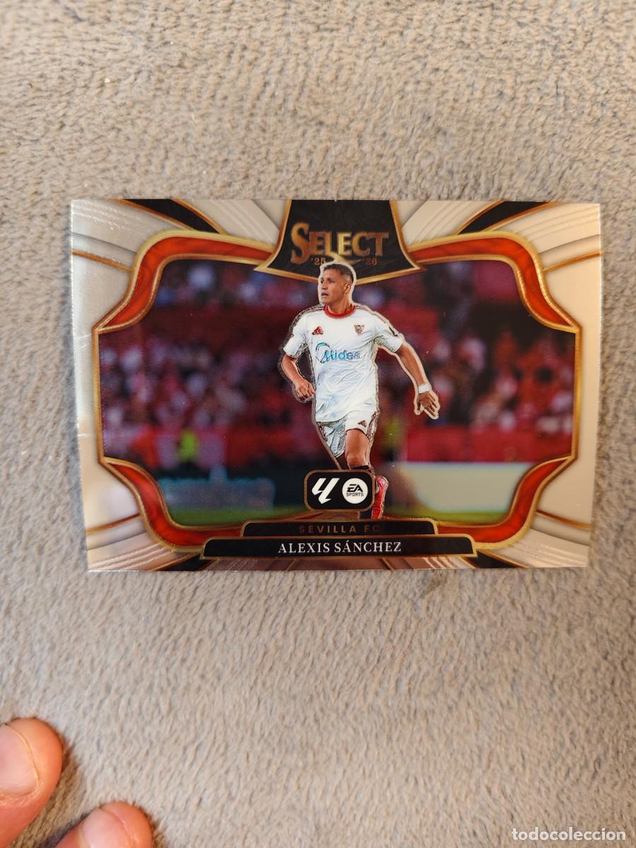 Cromos de f&uacute;tbol: 217 SELECT LA LIGA 25 26 ALEXIS SANCHEZ SEVILLA FC BASE FIELD LEVEL PANINI 2025 2026 AAB