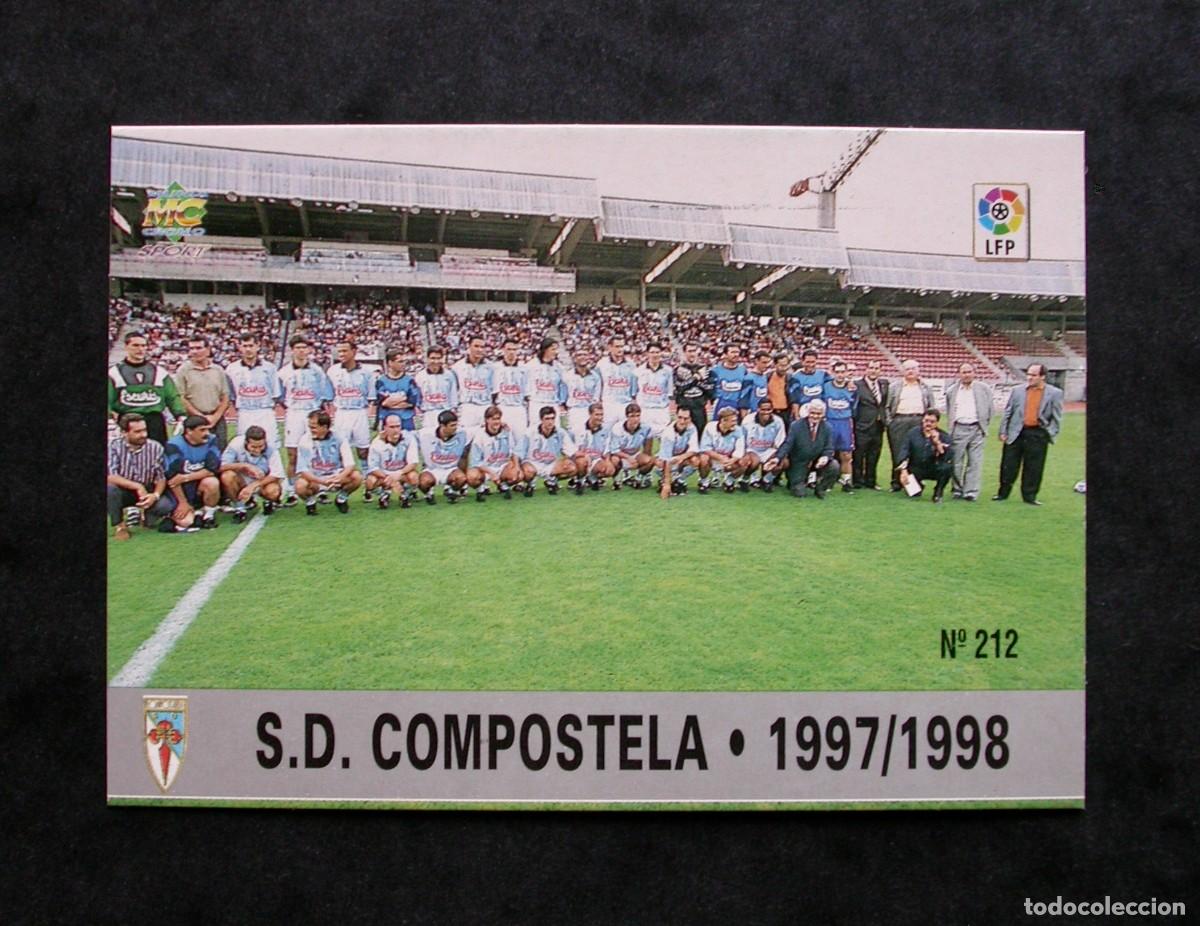 Cromos de f&uacute;tbol: N&ordm; 212 PLANTILLA COMPOSTELA, VERSI&Oacute;N ESCUDO CON CUADRO DE LAS FICHAS DE LA LIGA 97-98 DE MUNDICROMO