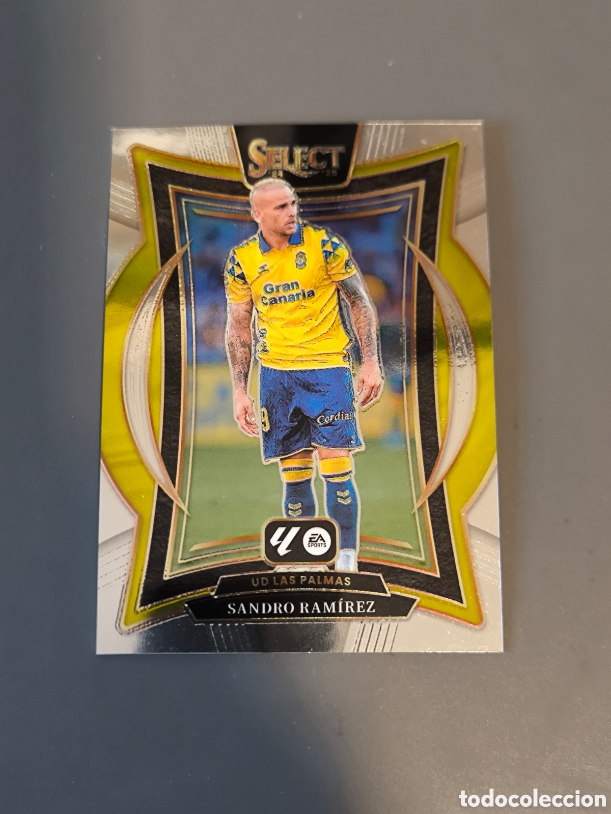 Cartes &agrave; collectionner de Football: SANDRO RAM&Iacute;REZ 56 Terrace Las Palmas Panini Select 24 25