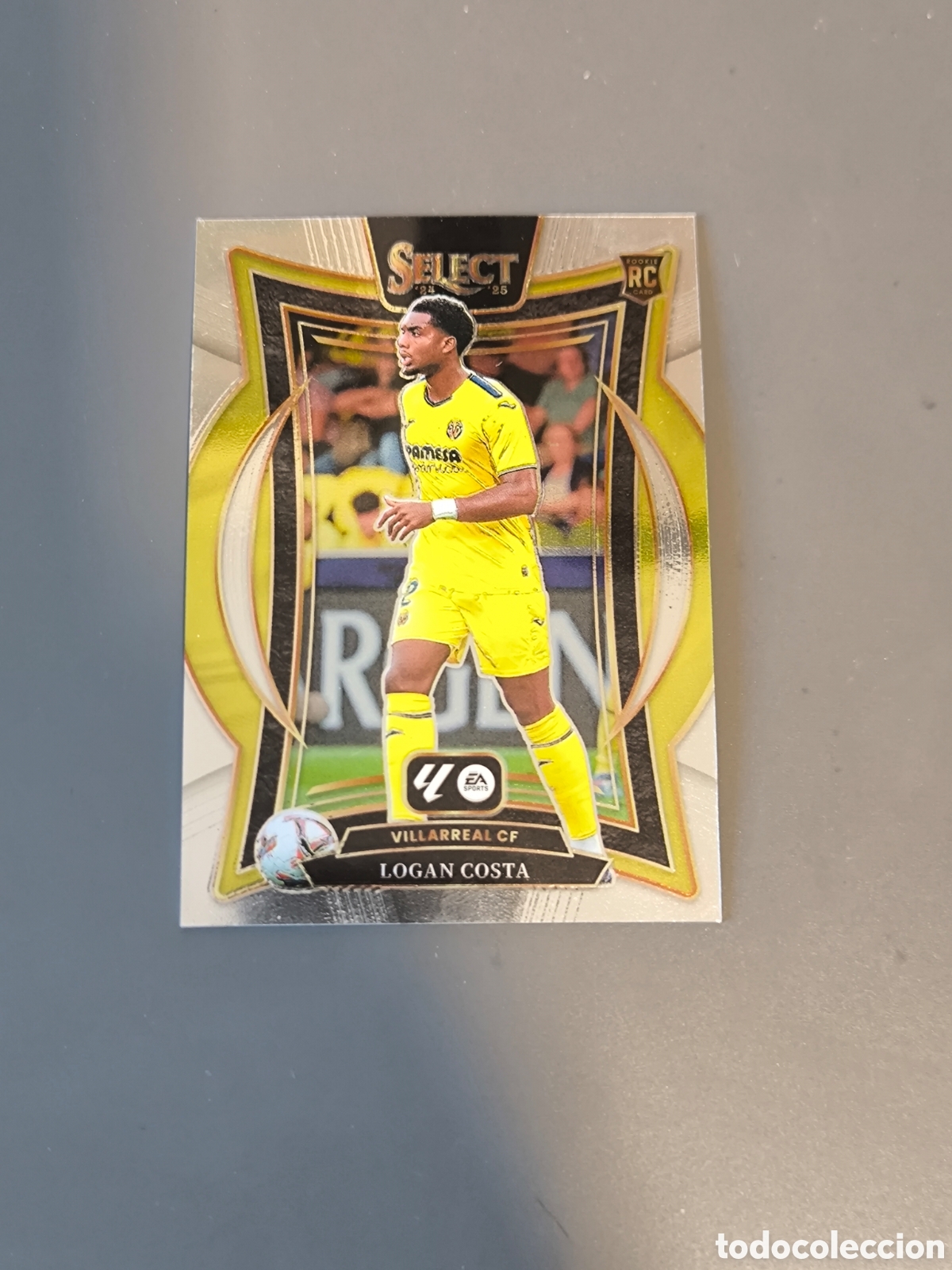 Cromos de f&uacute;tbol: LOGAN COSTA Rookie 83 Terrace Villarreal CF Panini Select 24 25