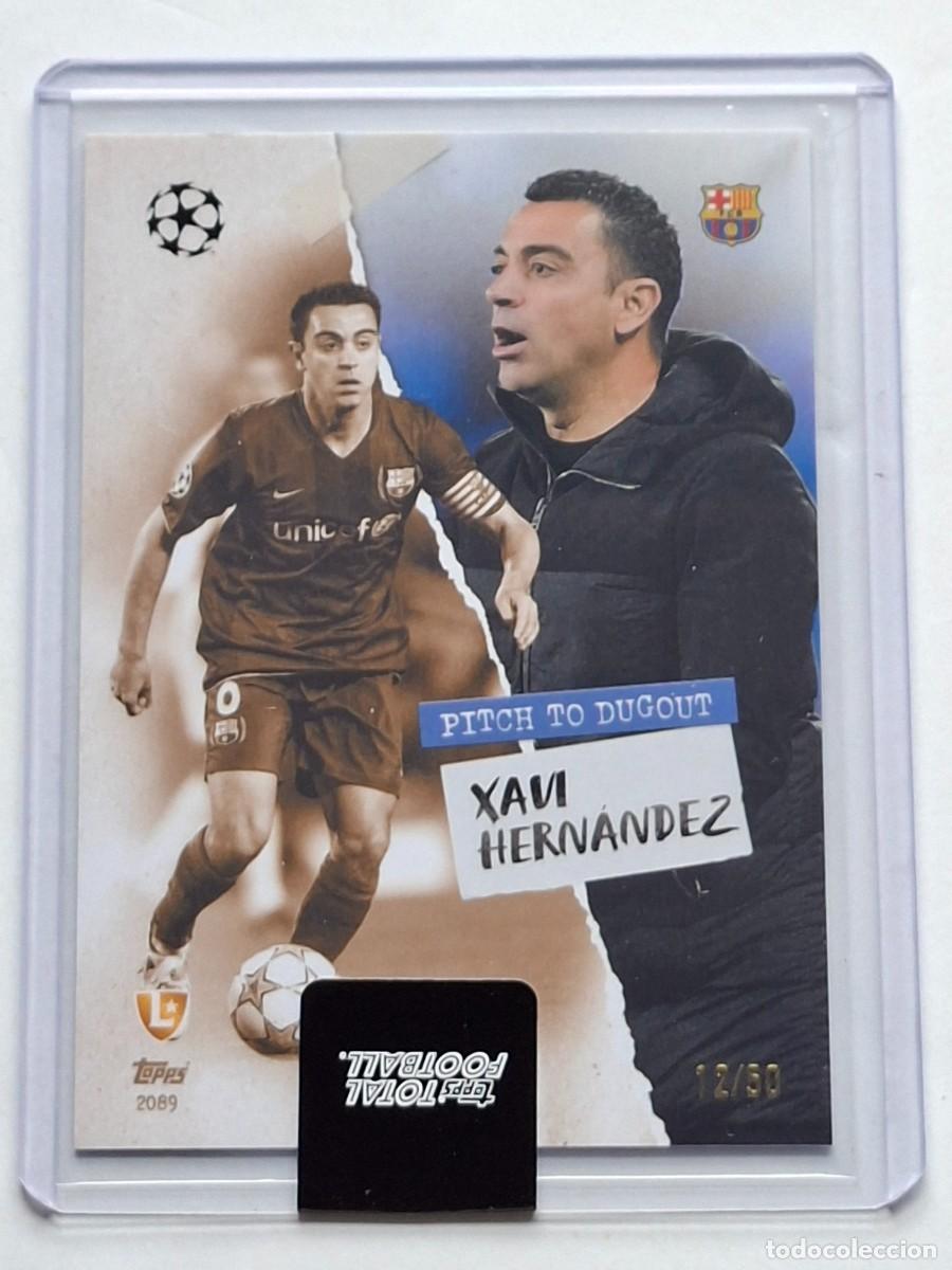 Cromos de f&uacute;tbol: PARALLEL Blue 12/50 Pitch to Dugout #2089 XAVI HERN&Aacute;NDEZ (FC Barcelona) TOPPS Total Football 2025-26
